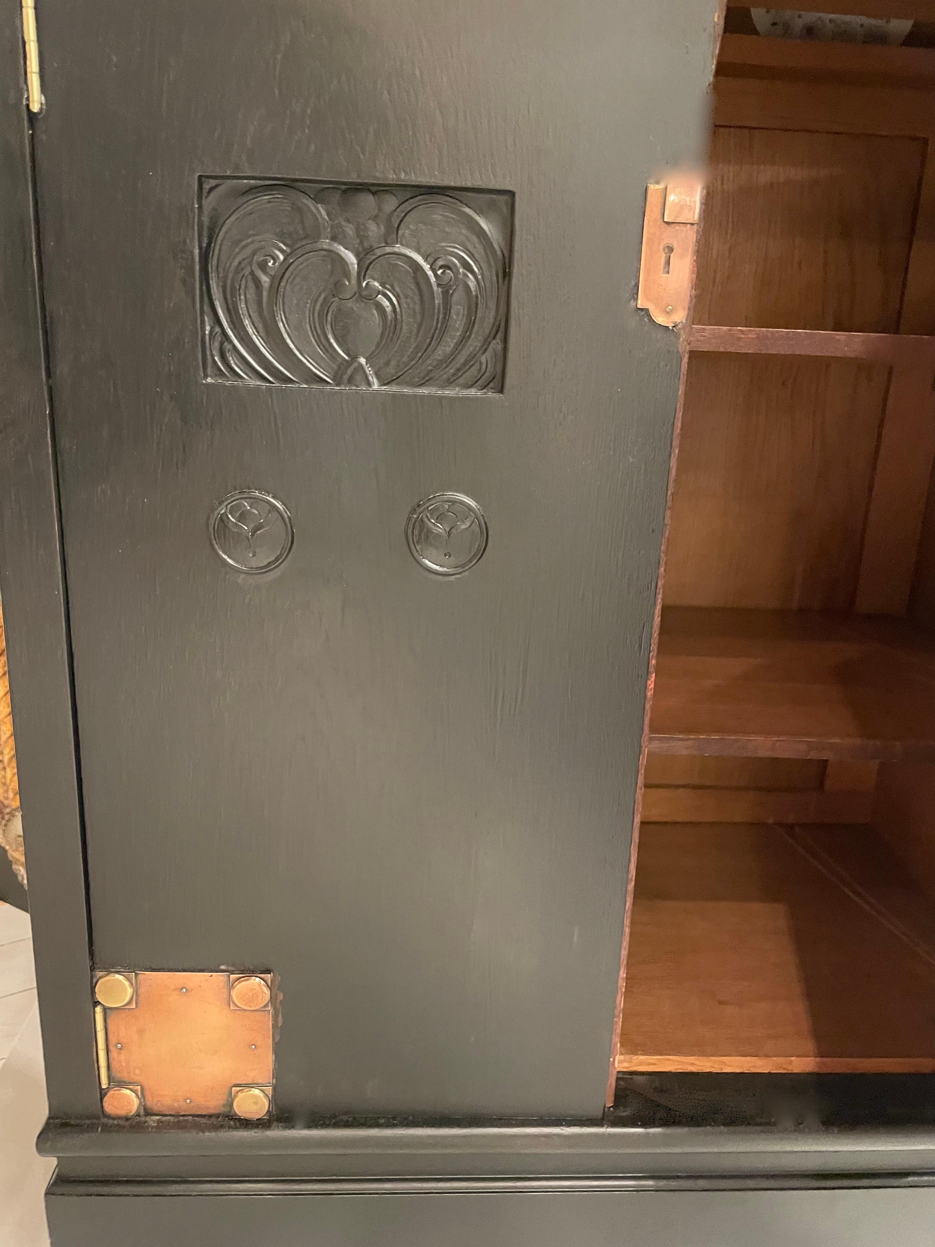 Armadietto in Oak con dettagli in ottone in vendita 3