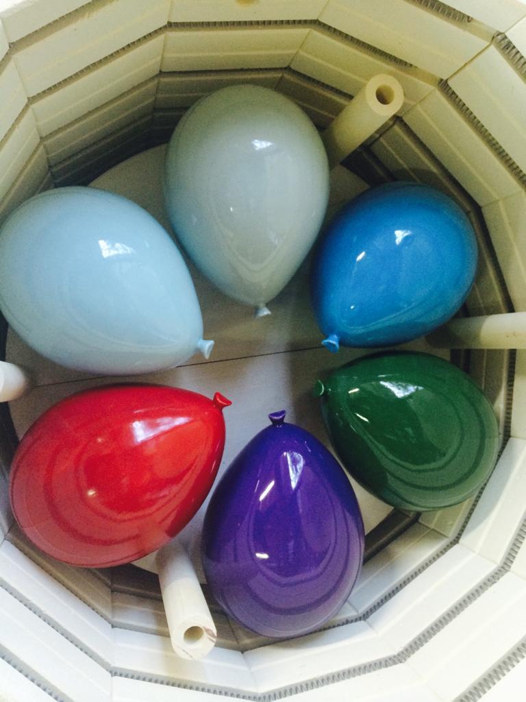 Escultura globo de arcilla marrón chocolate hecha a mano para pared, techo, Mediana en venta 2