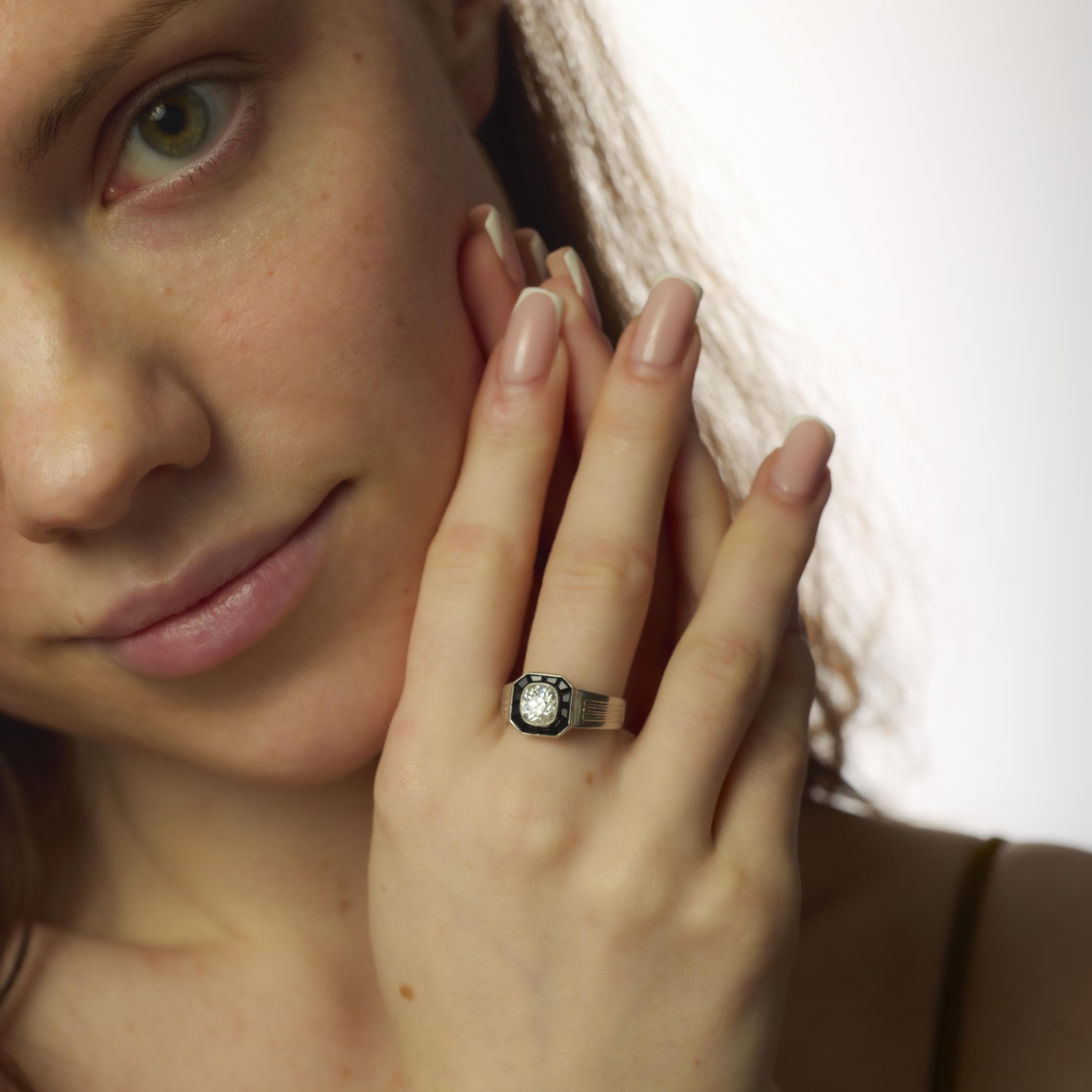 Taille vieille mine Bague de fiançailles en platine de style Art déco 1,25 carat diamant taille ancienne mine onyx en vente