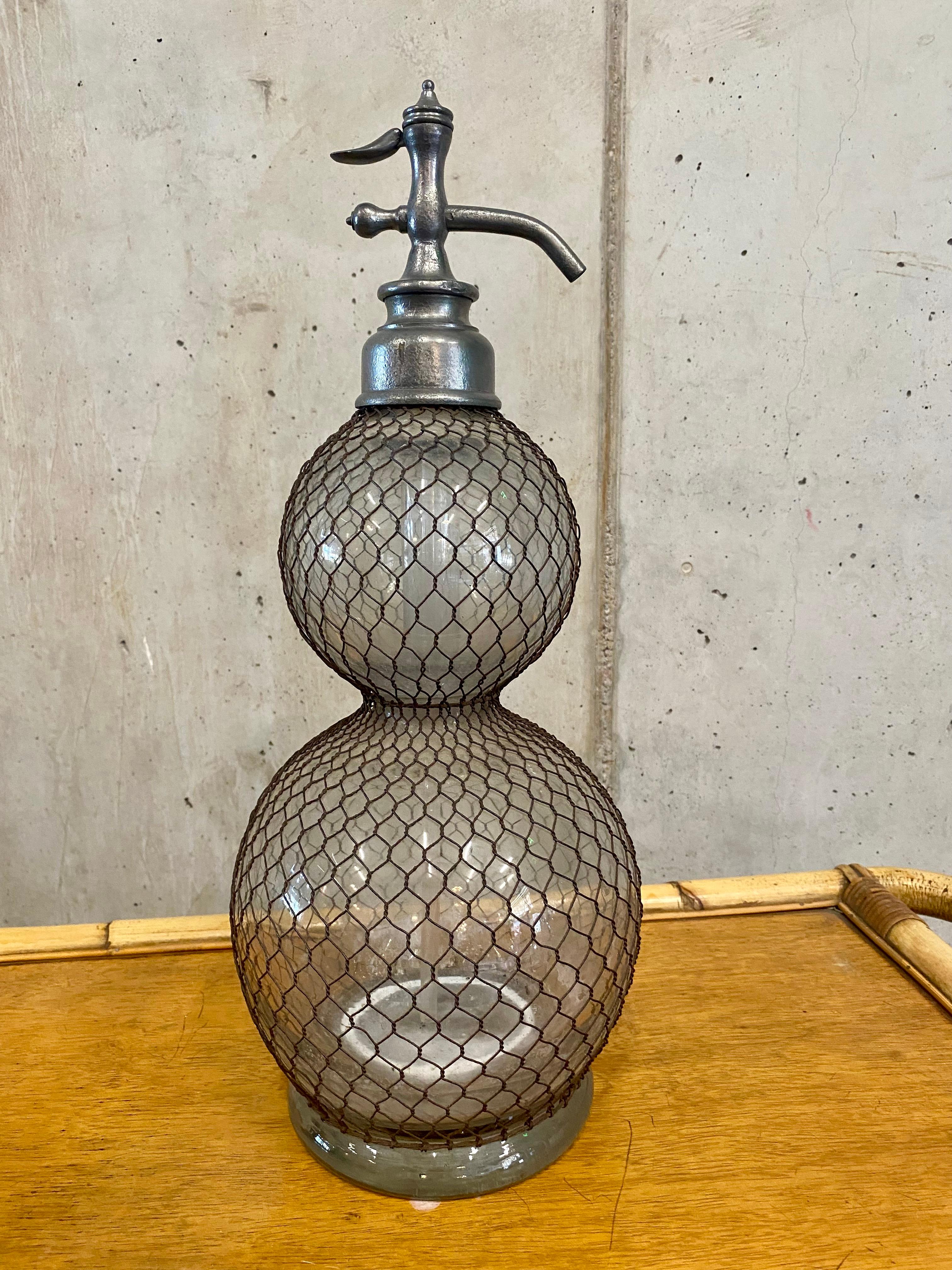 Art Art Nouveau Seltzogene, Soda Syphon Bottle, white Glass with wire jacket In Good Condition In Hamburg, DE
