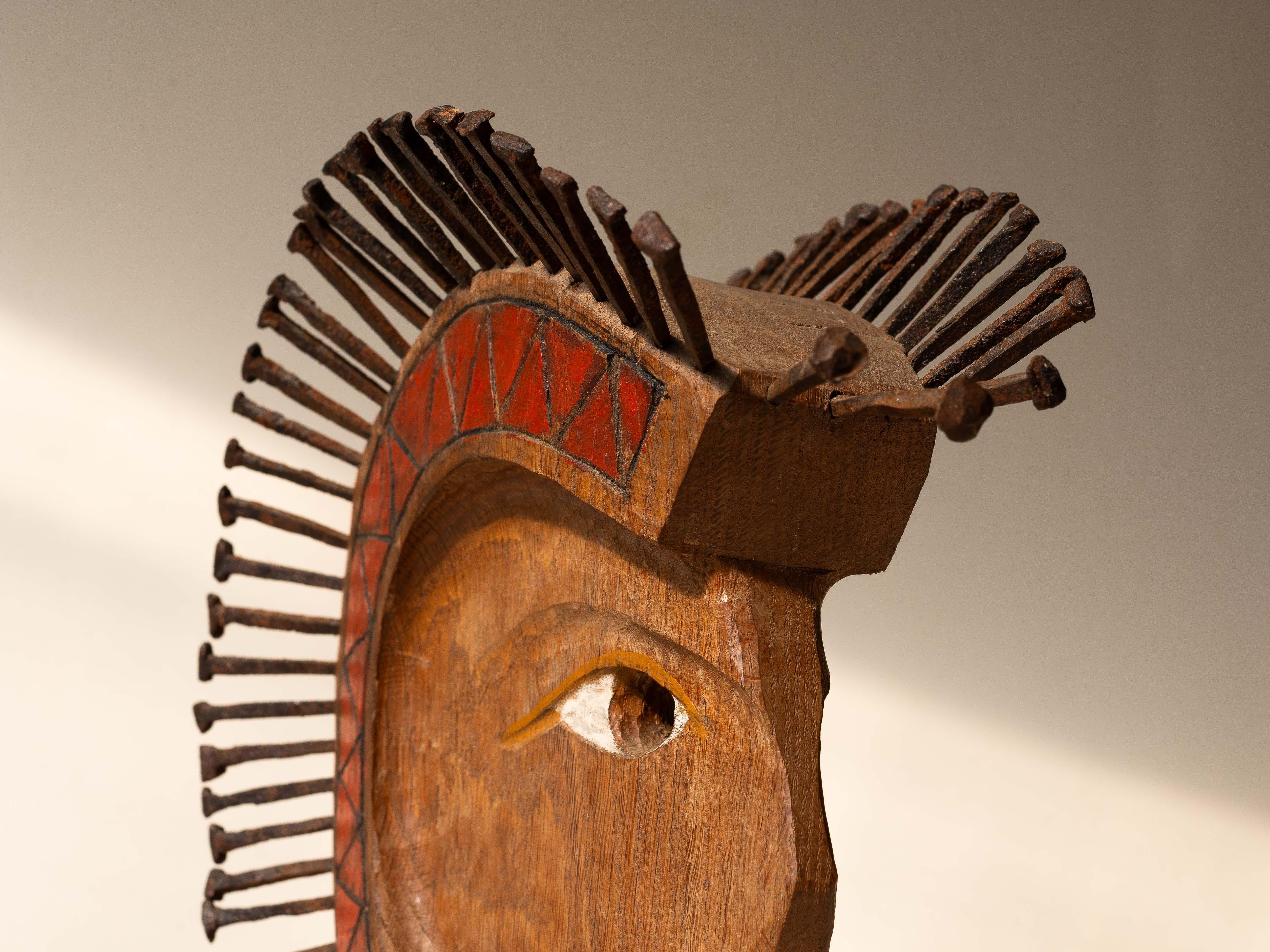 Scultura di testa Art Brut, profilo maschile Folk Art in legno intagliato e Steele anni '80 in vendita 5