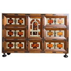 Mueble de arte del siglo XIX con incrustaciones de ébano, tortuga y madera de hueso
