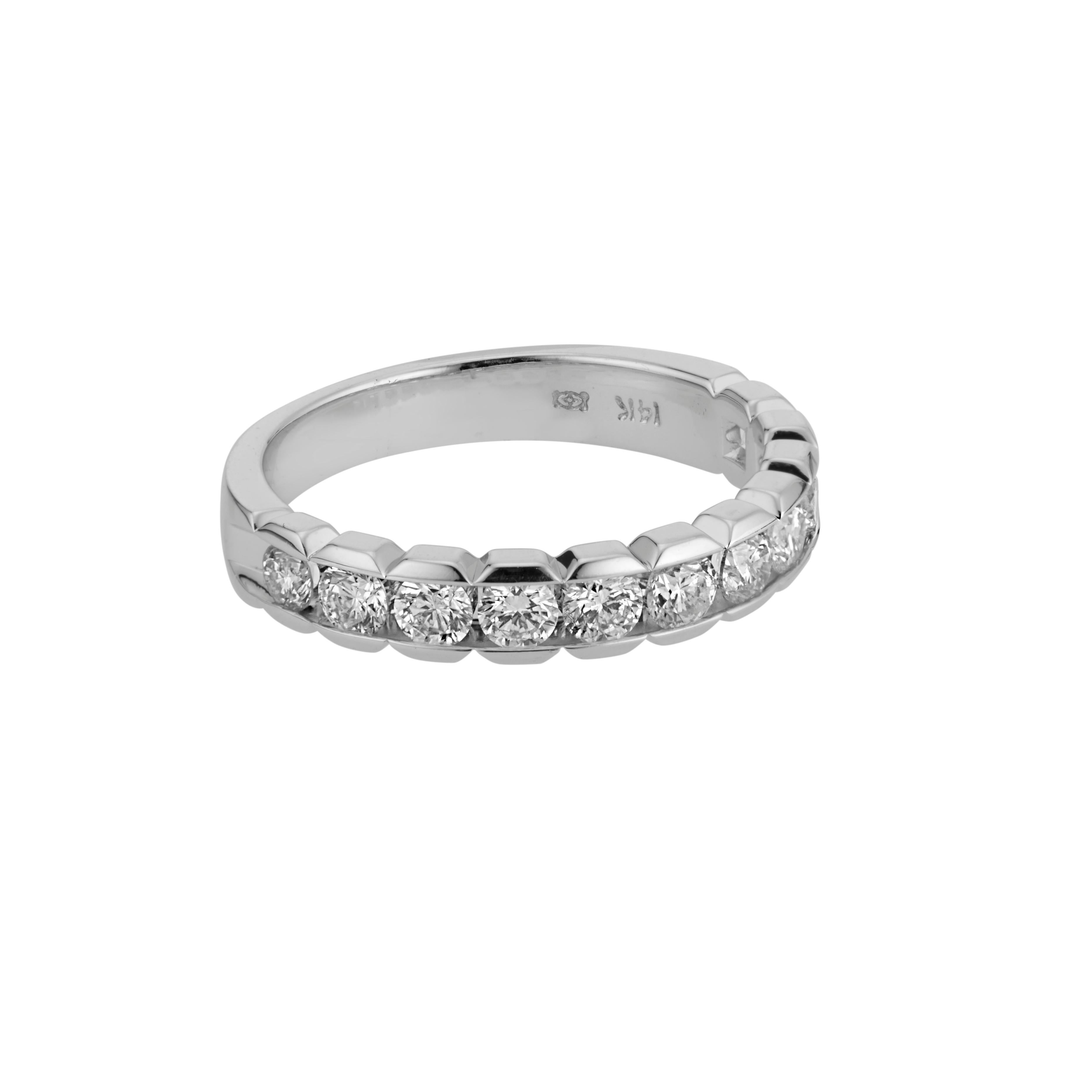 Round Cut Art Carved 1.11 Carat Diamond Platinum Wedding Band Ring For Sale