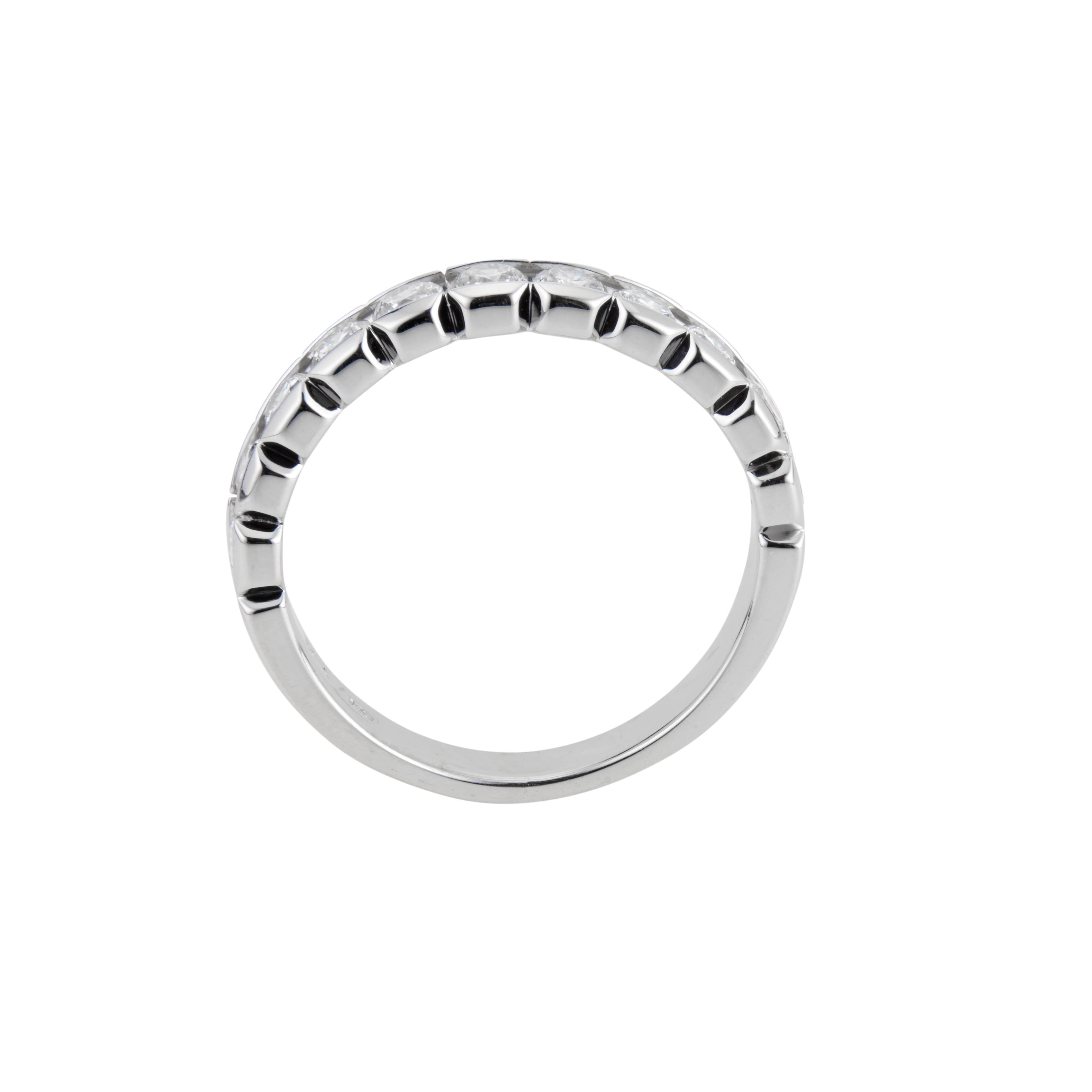 Women's Art Carved 1.11 Carat Diamond Platinum Wedding Band Ring For Sale
