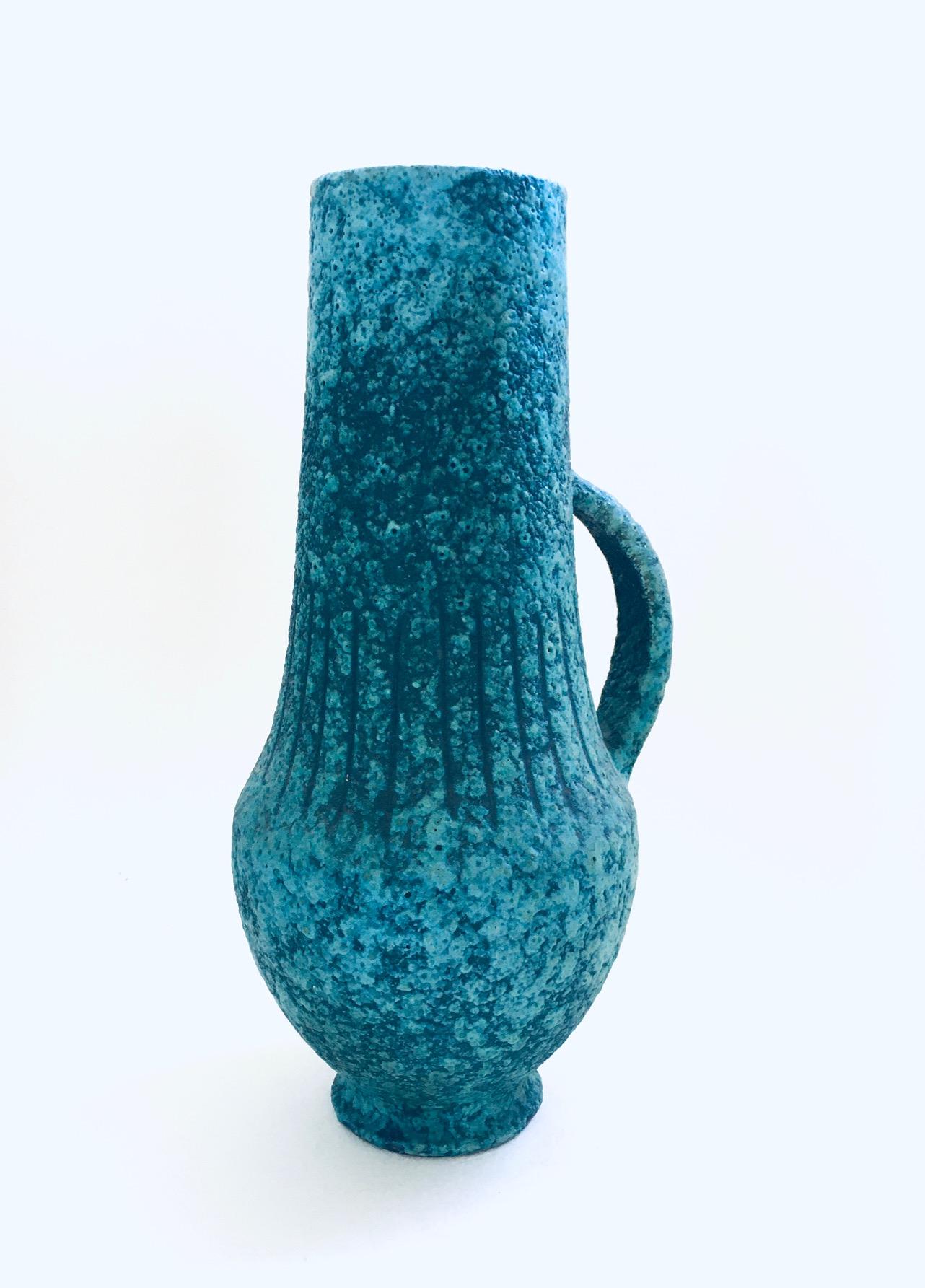 Art Ceramics Sgraffito Handle Vase by Alvino Bagni for Raymor, Italy 1960's For Sale 3