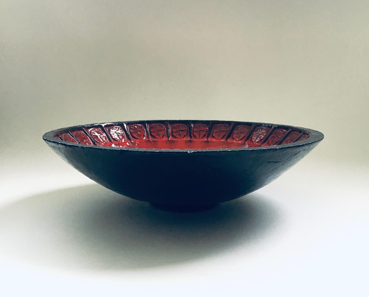 Belgian Art Ceramics Studio Handmade Bowl by Jan Nolf for Perignem Studios, 1960's For Sale