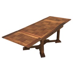 Table de salle à manger Art & Craft en noyer dans le style de Victor Courtray, 1940