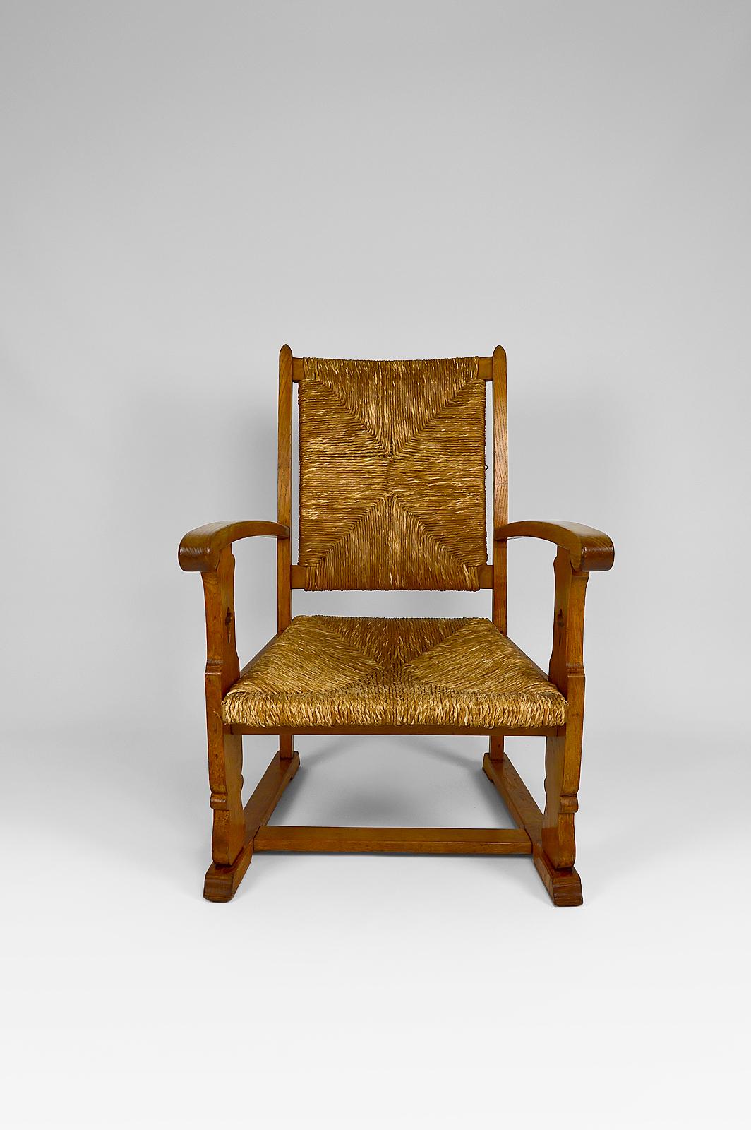 Arts and Crafts Art & Crafts / Gothic Revival Armchair in Oak and Straw, circa 1900