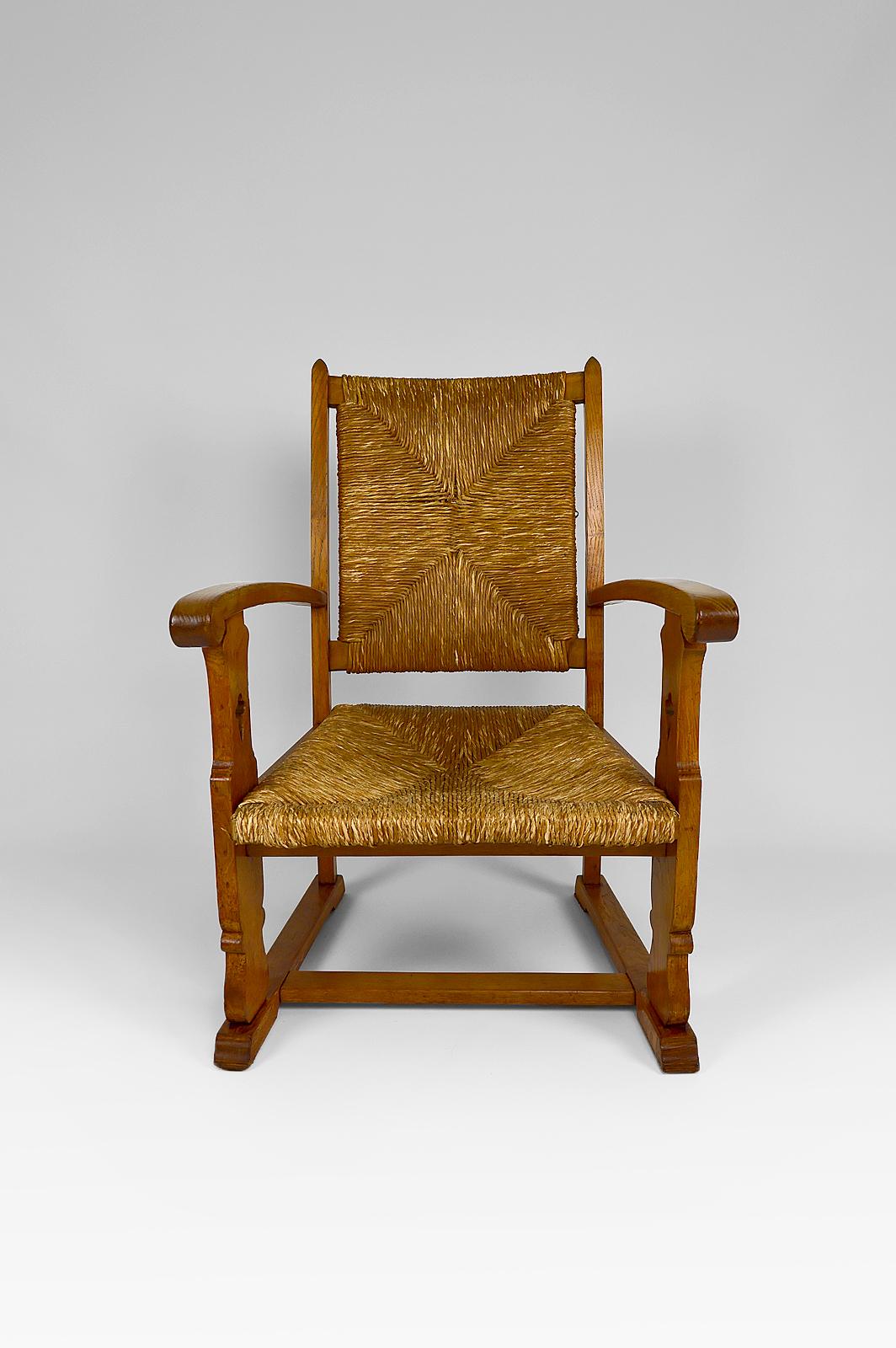 European Art & Crafts / Gothic Revival Armchair in Oak and Straw, circa 1900