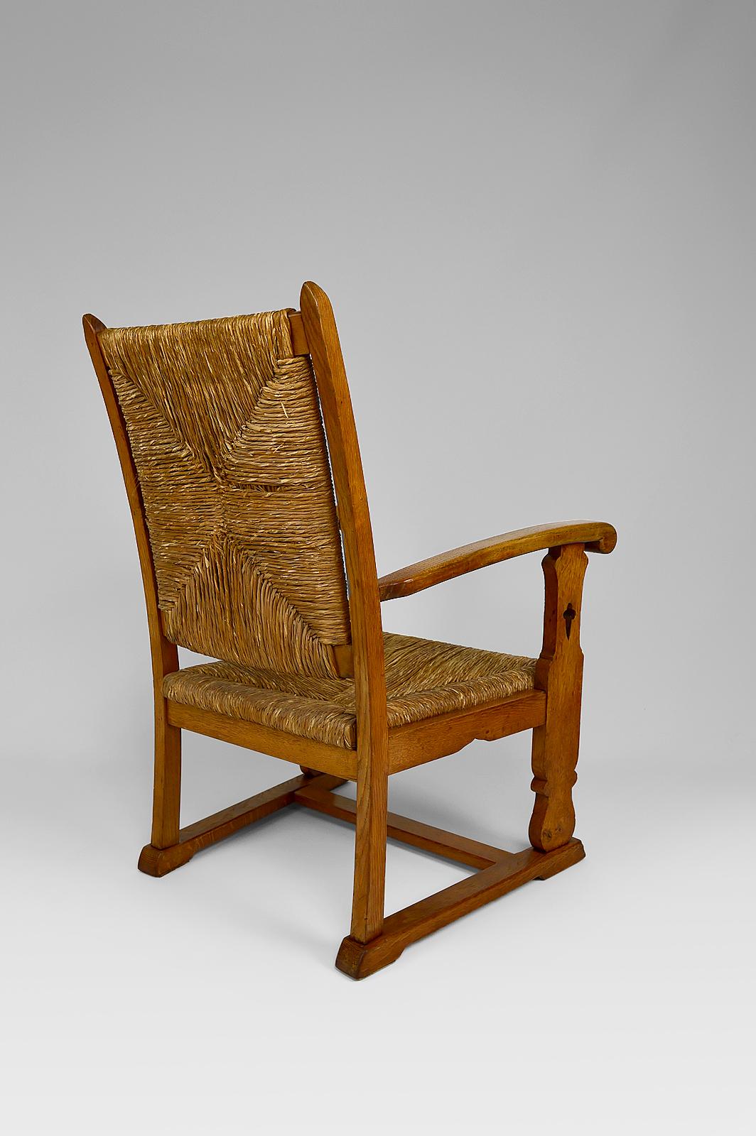 Art & Crafts / Gothic Revival Armchair in Oak and Straw, circa 1900 1