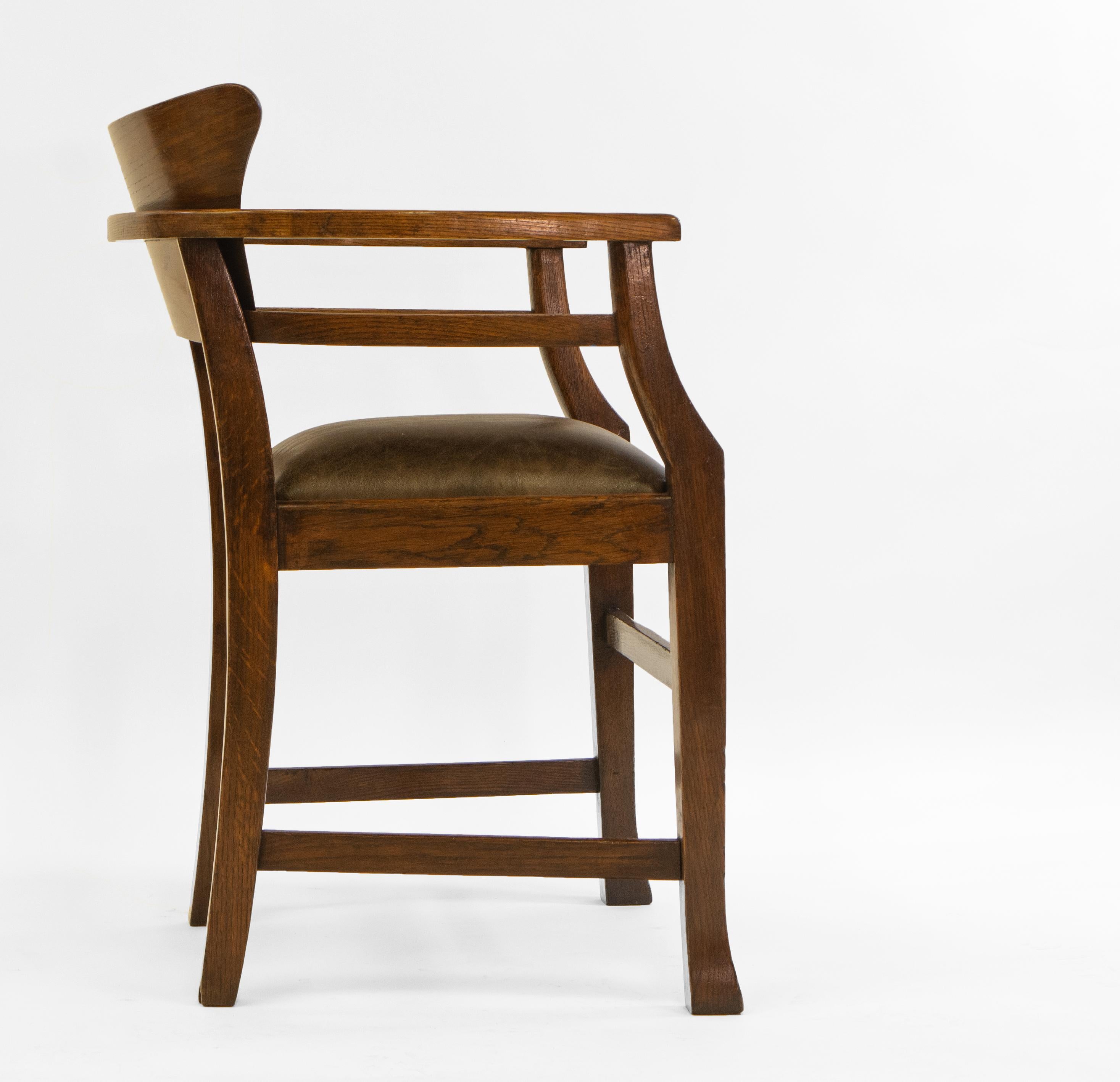 Arts and Crafts Chaise de bureau Art & Crafts en chêne et cuir dans le style de Richard Riemerschmid 2 en vente
