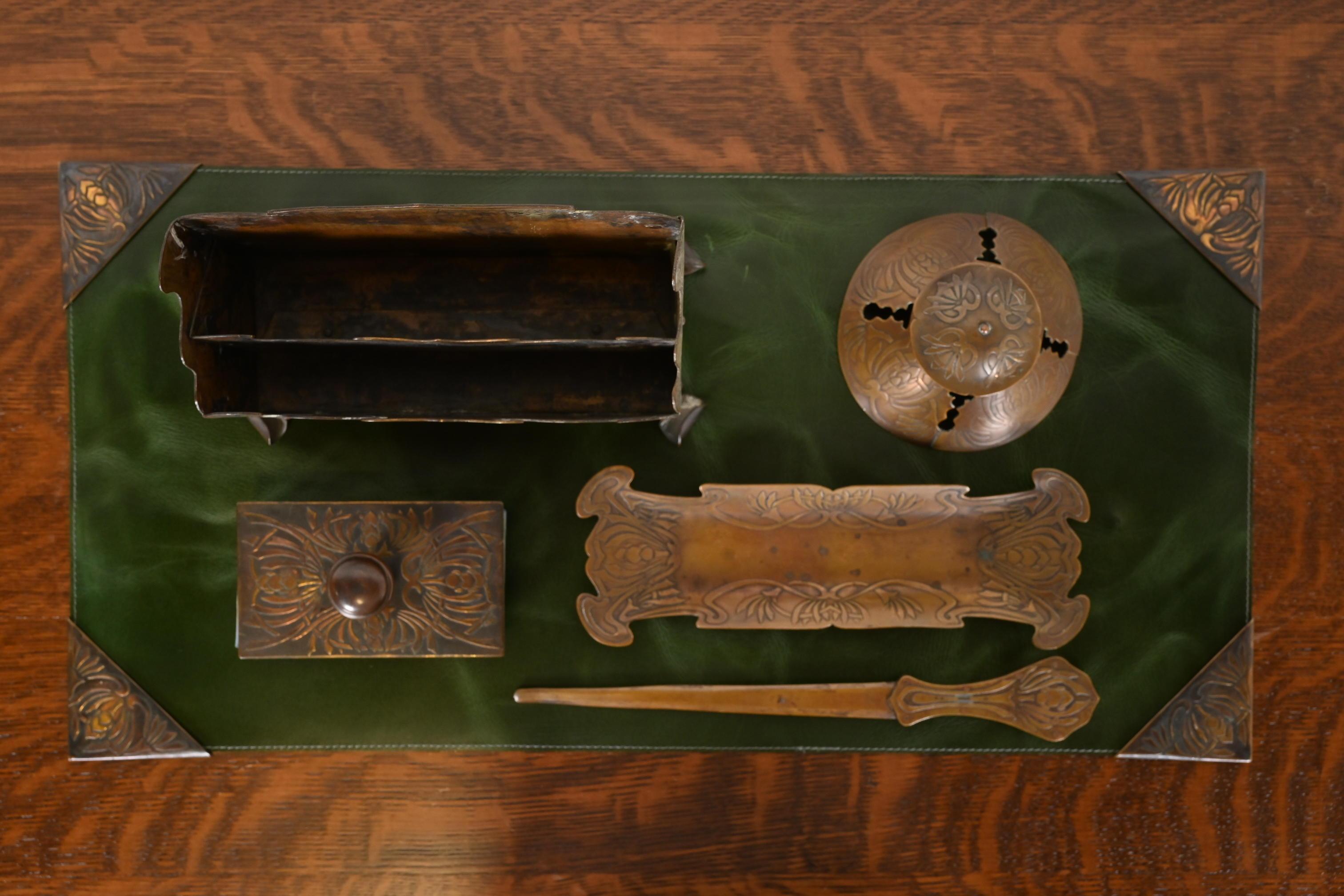 American Art Crafts Shop Hammered Copper Six-Piece Desk Set, Circa 1905 For Sale