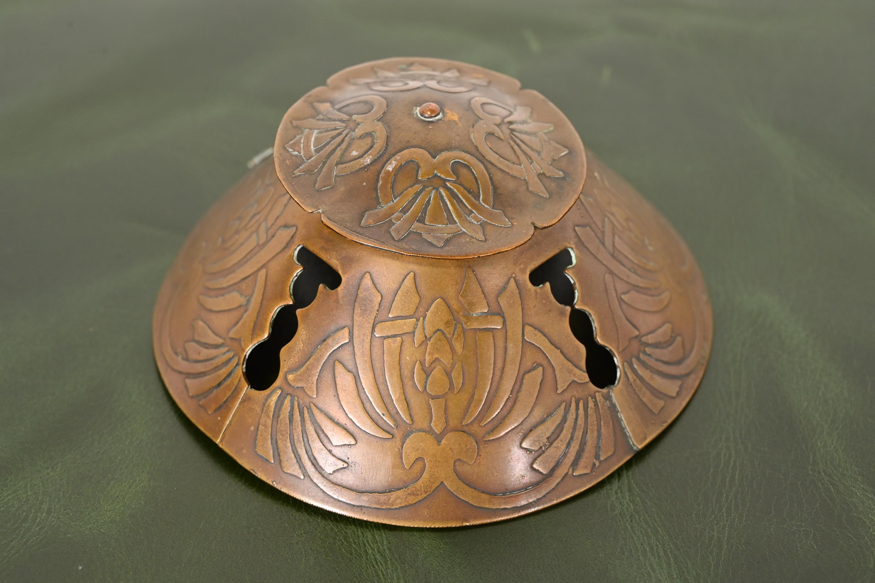 Art Crafts Shop Hammered Copper Six-Piece Desk Set, Circa 1905 In Good Condition For Sale In South Bend, IN