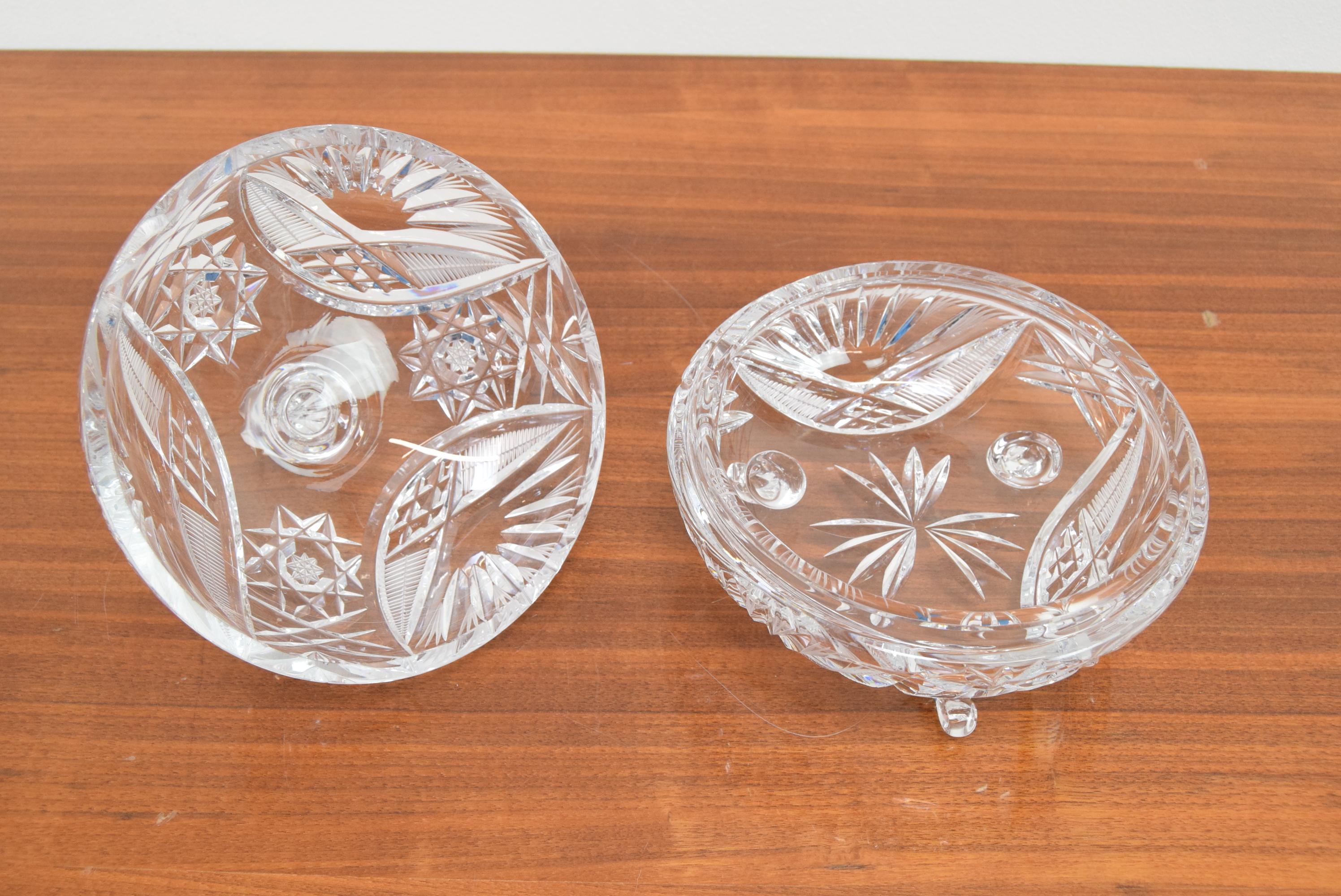 Tarro de cristal tallado artístico, Bohemia Crystal, años 60. en venta 4