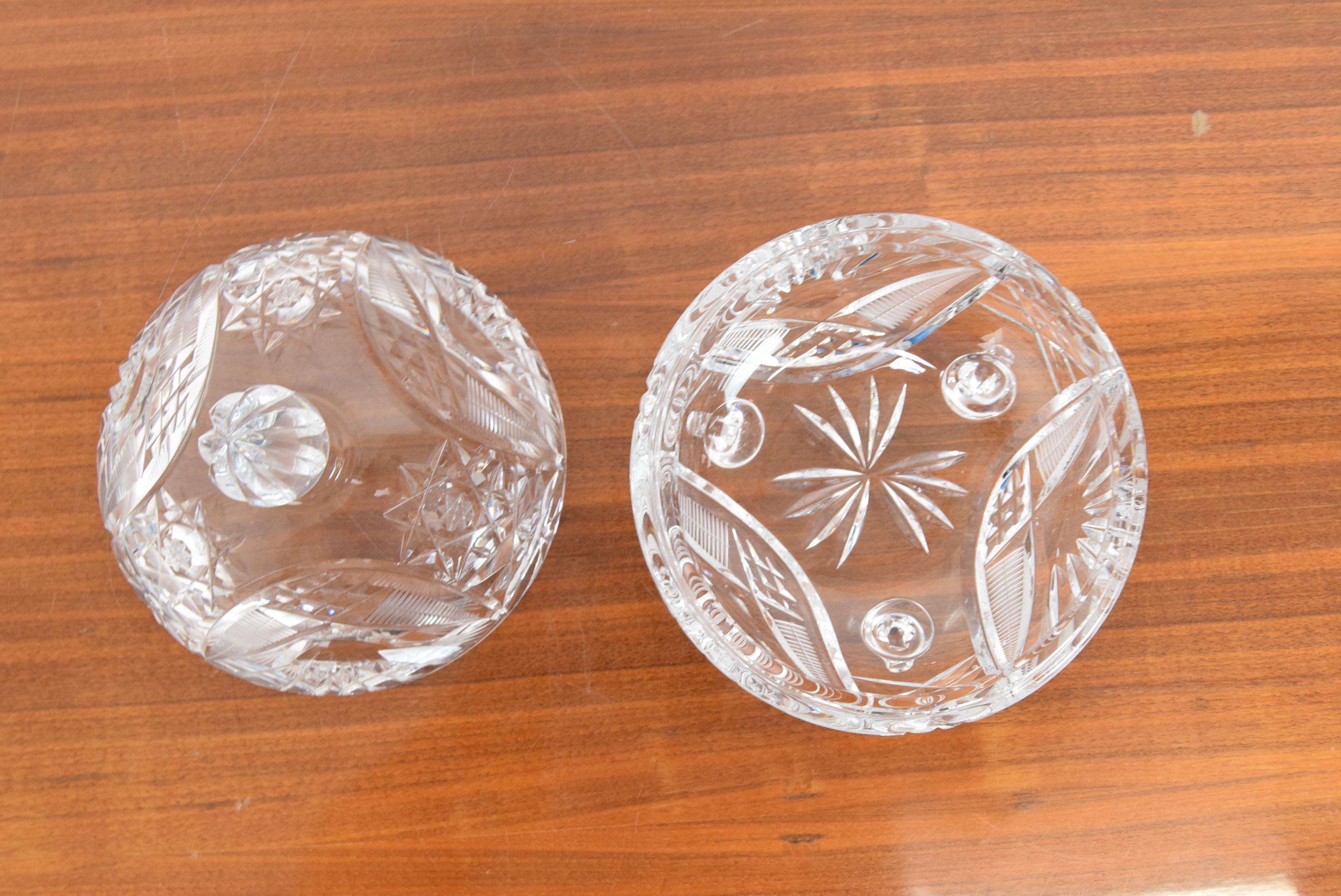 Tarro de cristal tallado artístico, Bohemia Crystal, años 60. en venta 6
