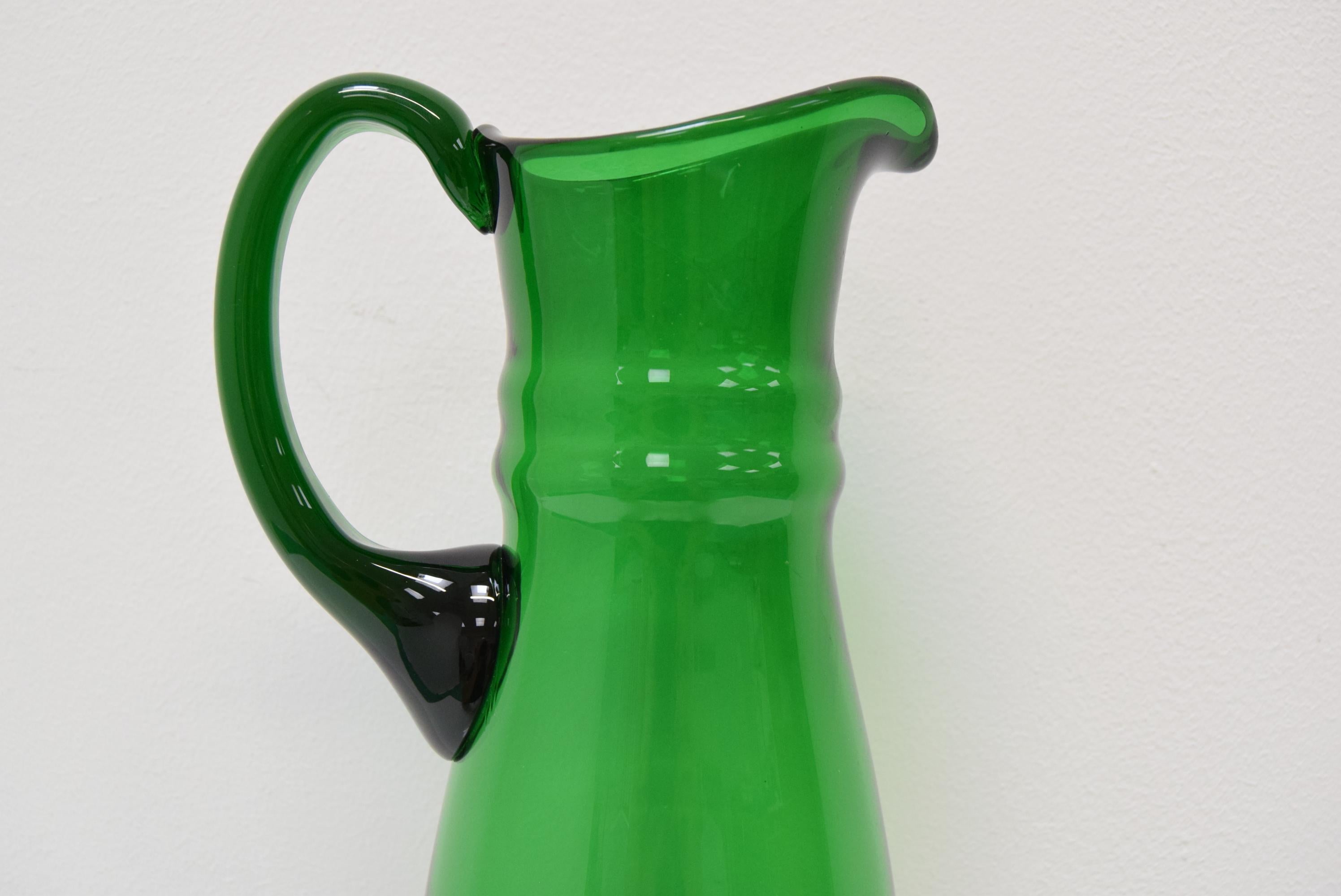 Pichet en verre tchèque, par Glasswork, né en novembre 1930.  en vente 5
