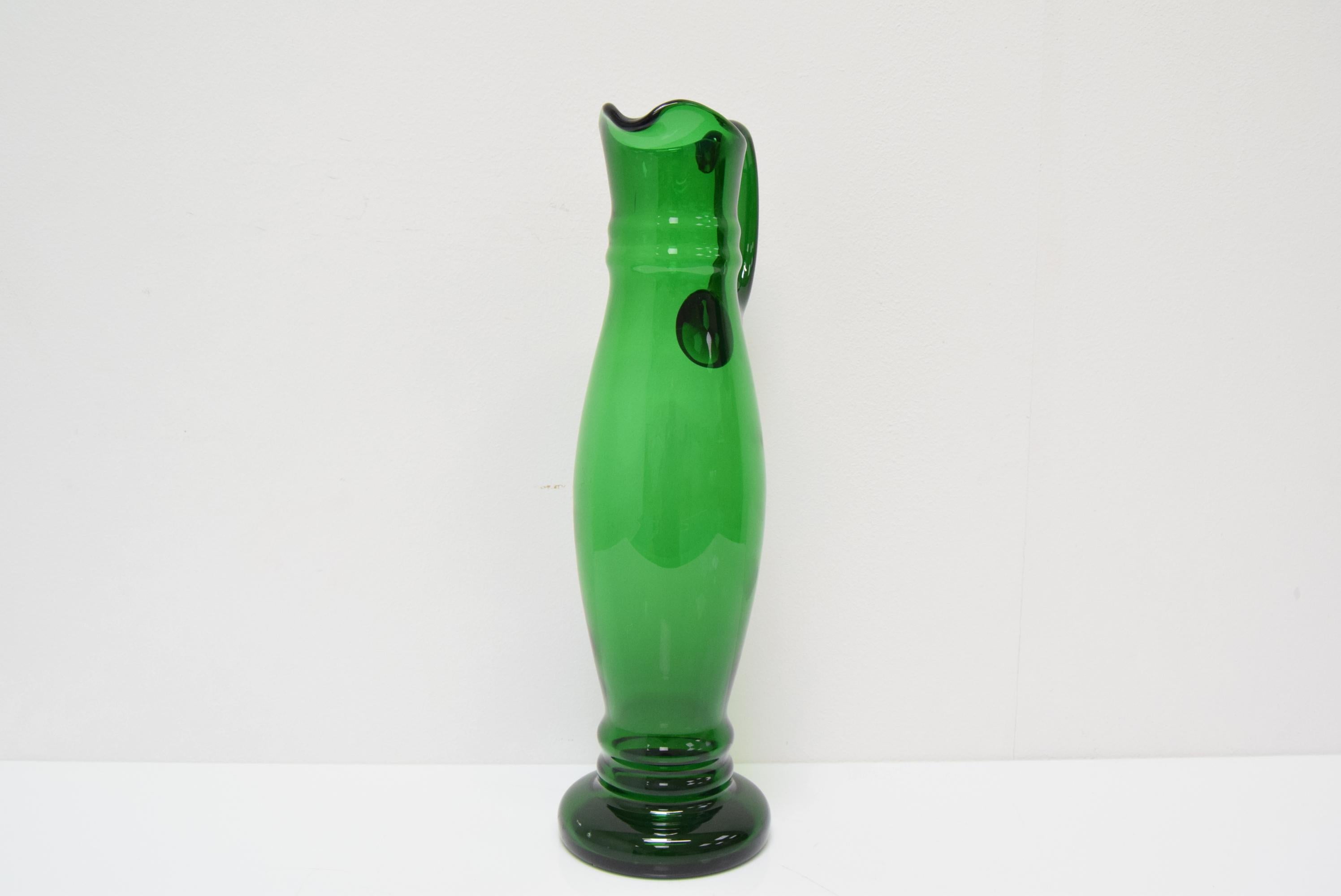 Art déco Pichet en verre tchèque, par Glasswork, né en novembre 1930.  en vente