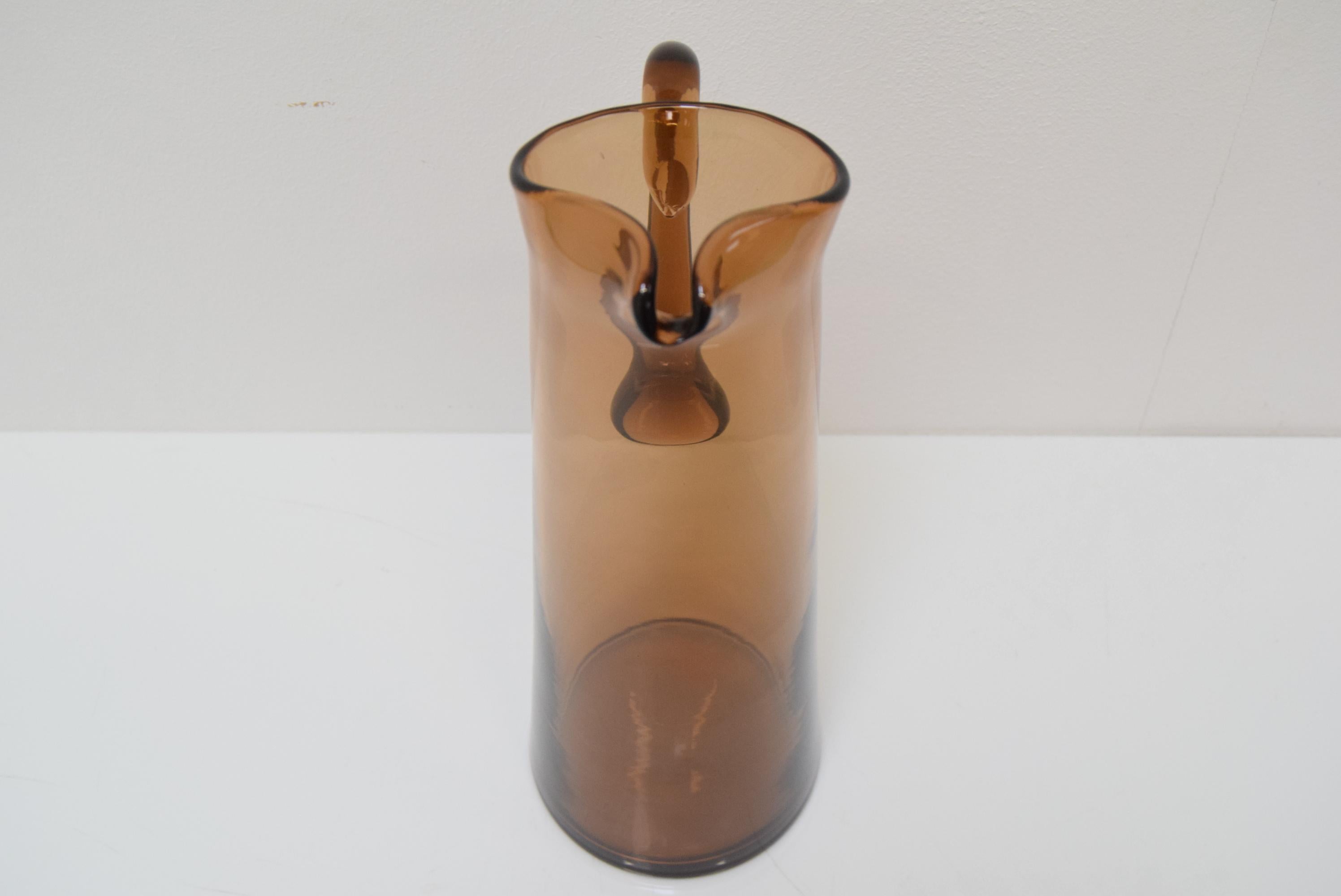 Verre d'art Pichet en verre tchèque d'art, par Glasswork, né en novembre 1950  en vente