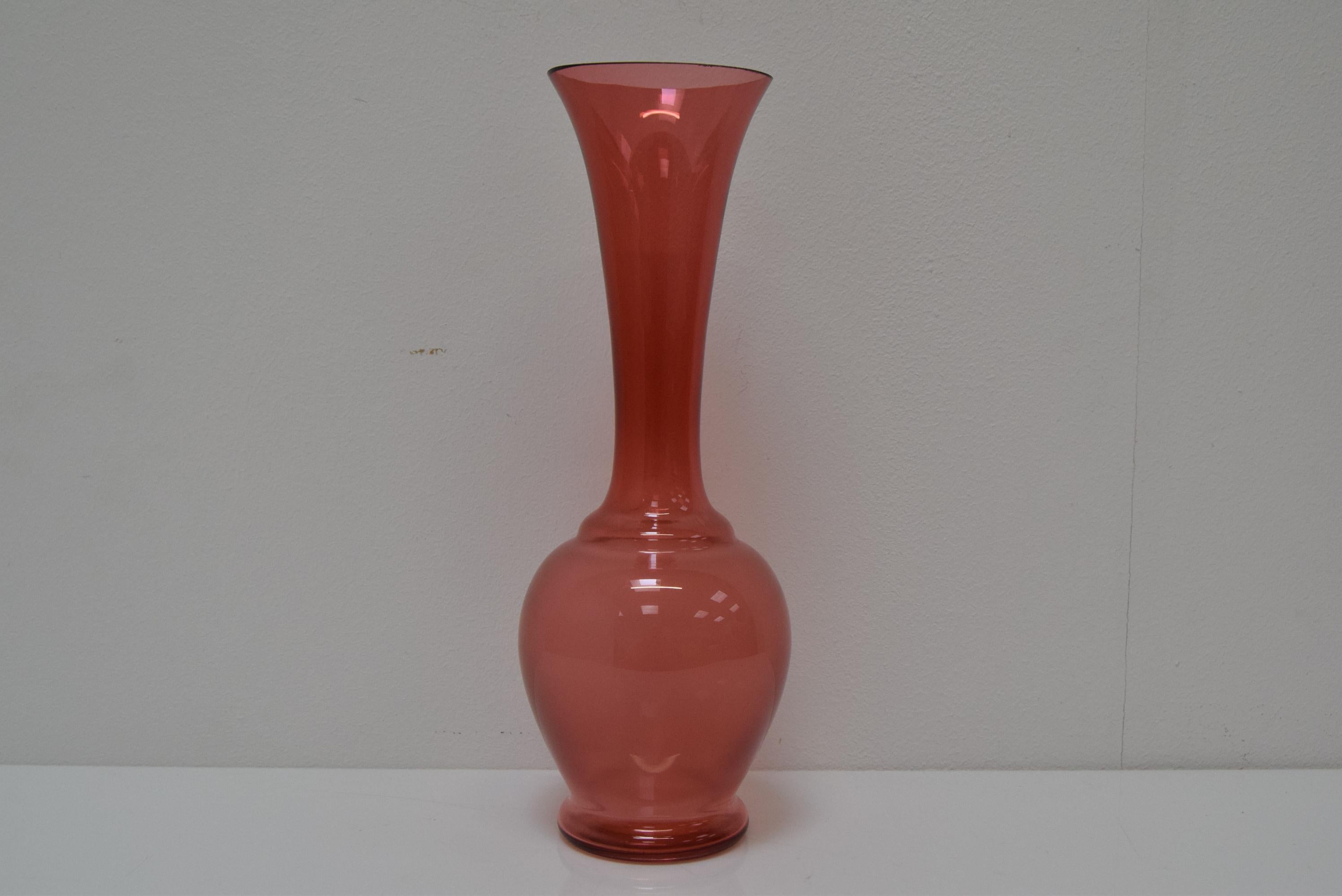 
Made in Czechoslovakia
Made of Art Glass
Re-polished
Original condition.