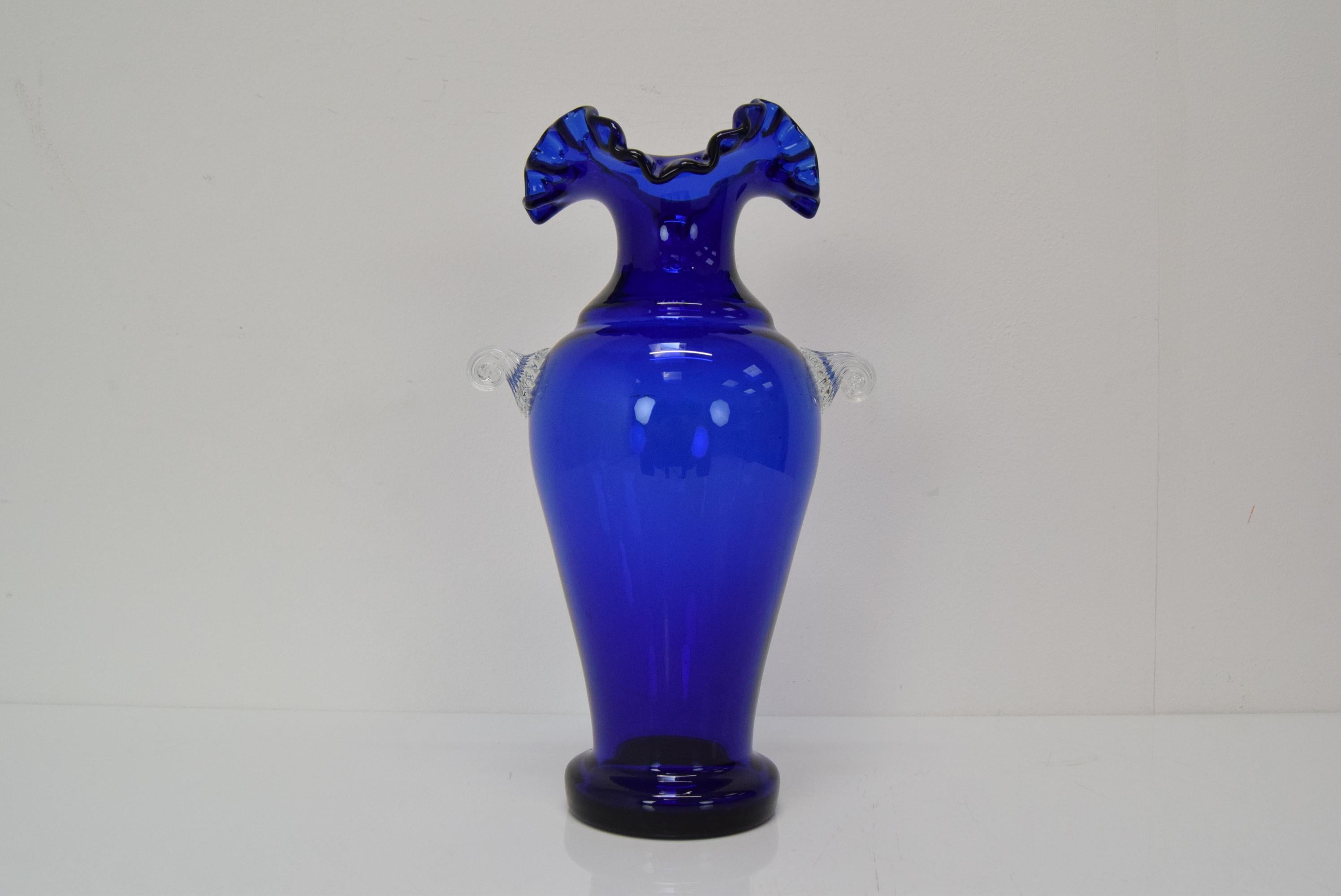 Mid-Century Modern Vase en verre tchèque, par Glasswork, né Novy, années 1950.  en vente