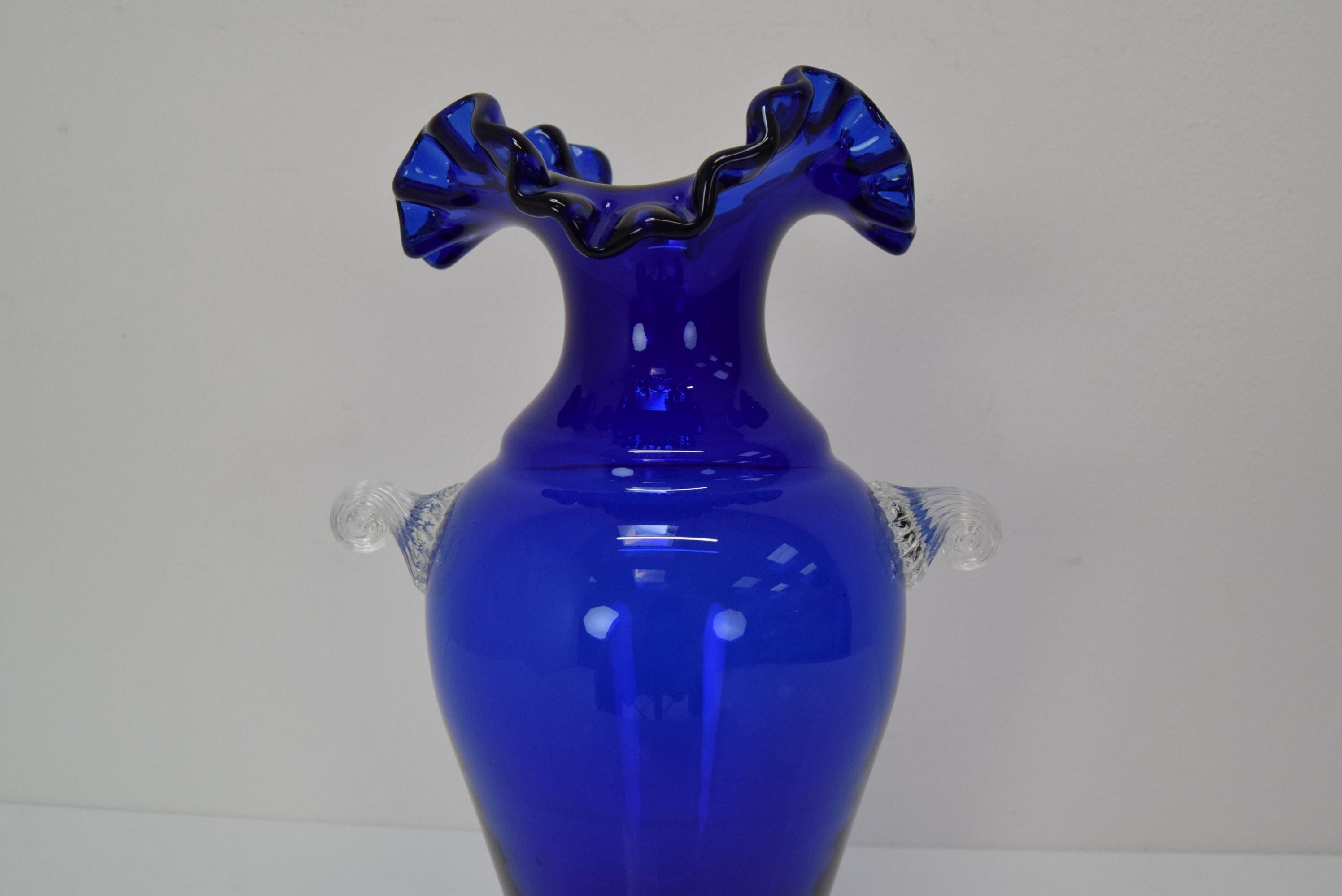 Mid-Century Modern Art Czech Glass Vase, by Glasswork Novy Bor, 1950's.  For Sale