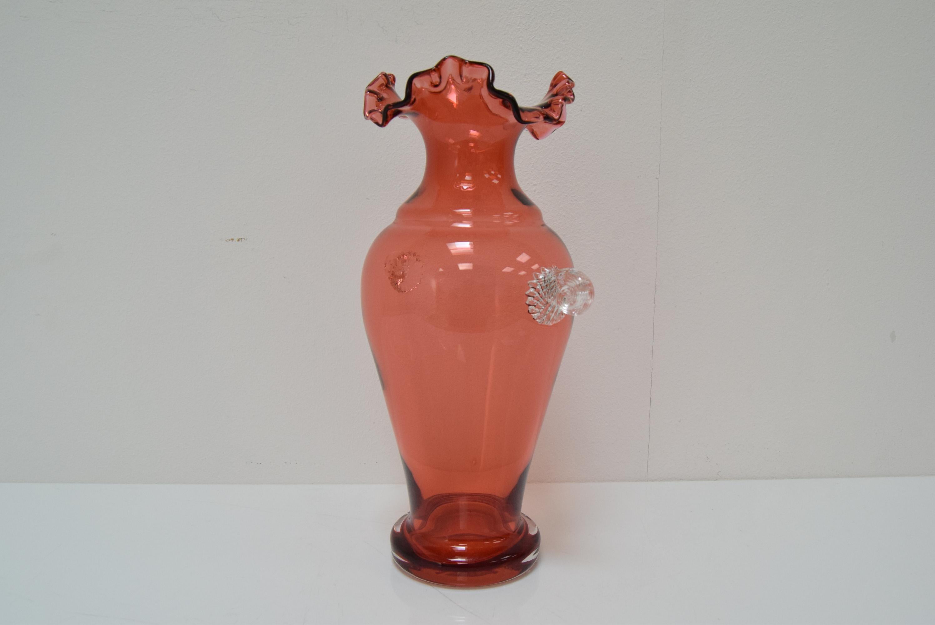 Art Czech Glass Vase, by Glasswork Novy Bor, 1950s For Sale 3