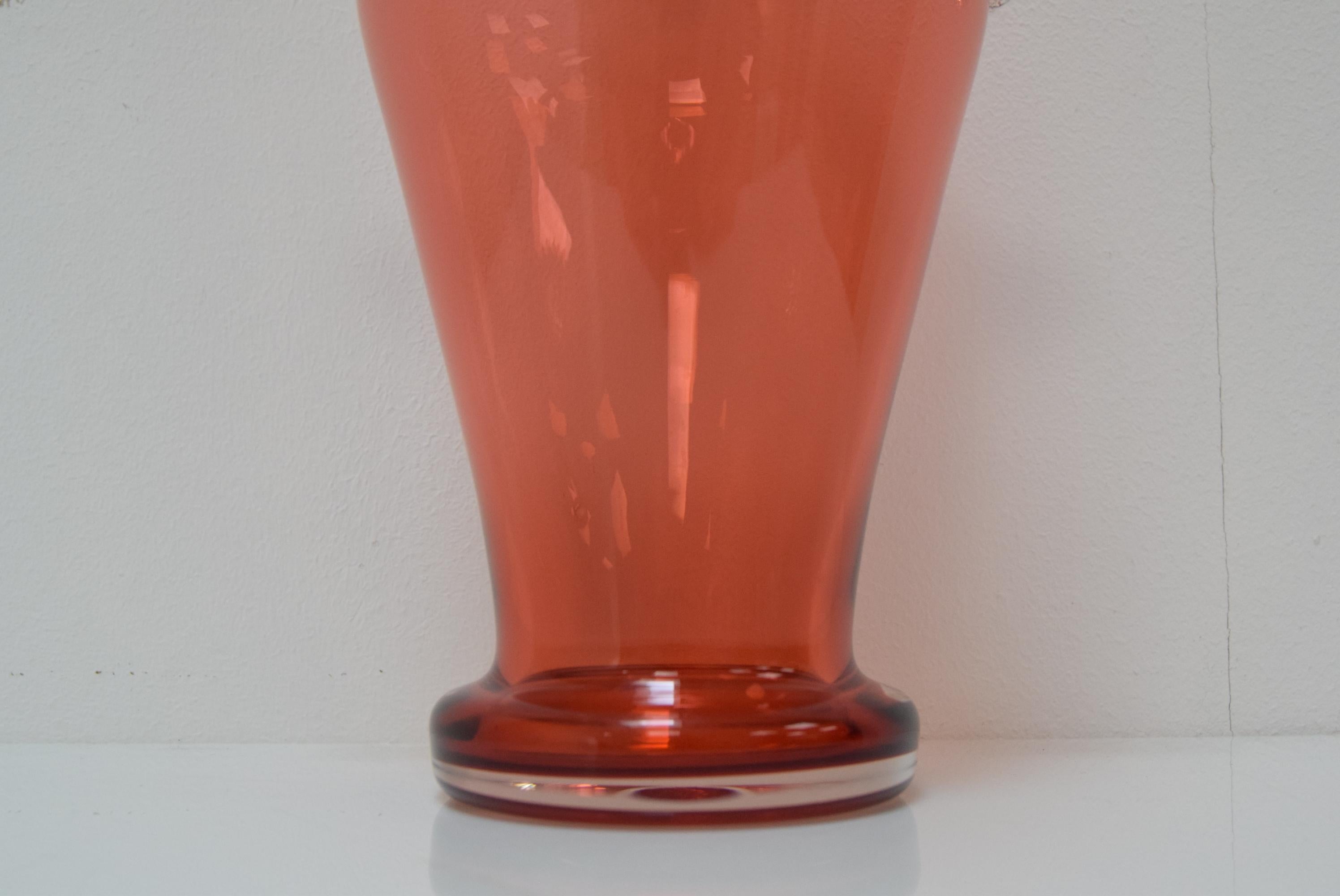 Art Czech Glass Vase, by Glasswork Novy Bor, 1950s For Sale 4