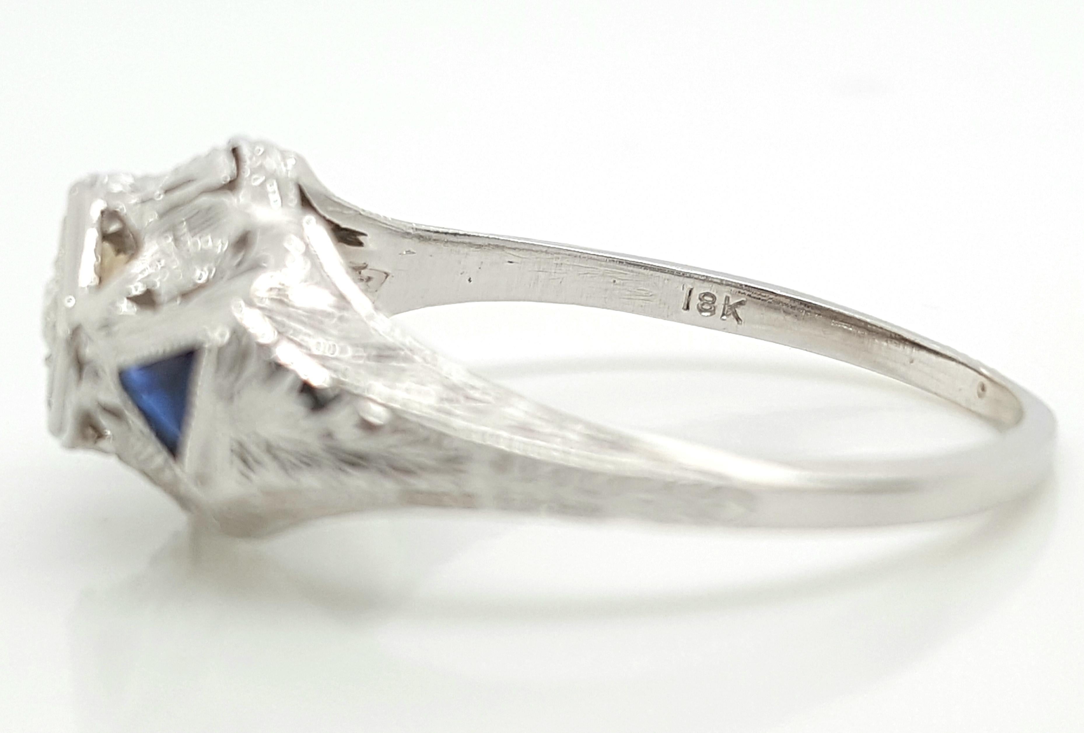 Art Deco 0.15 Carat Oval Cut Diamond and Blue Sapphire Engagement Ring In Good Condition For Sale In Addison, TX