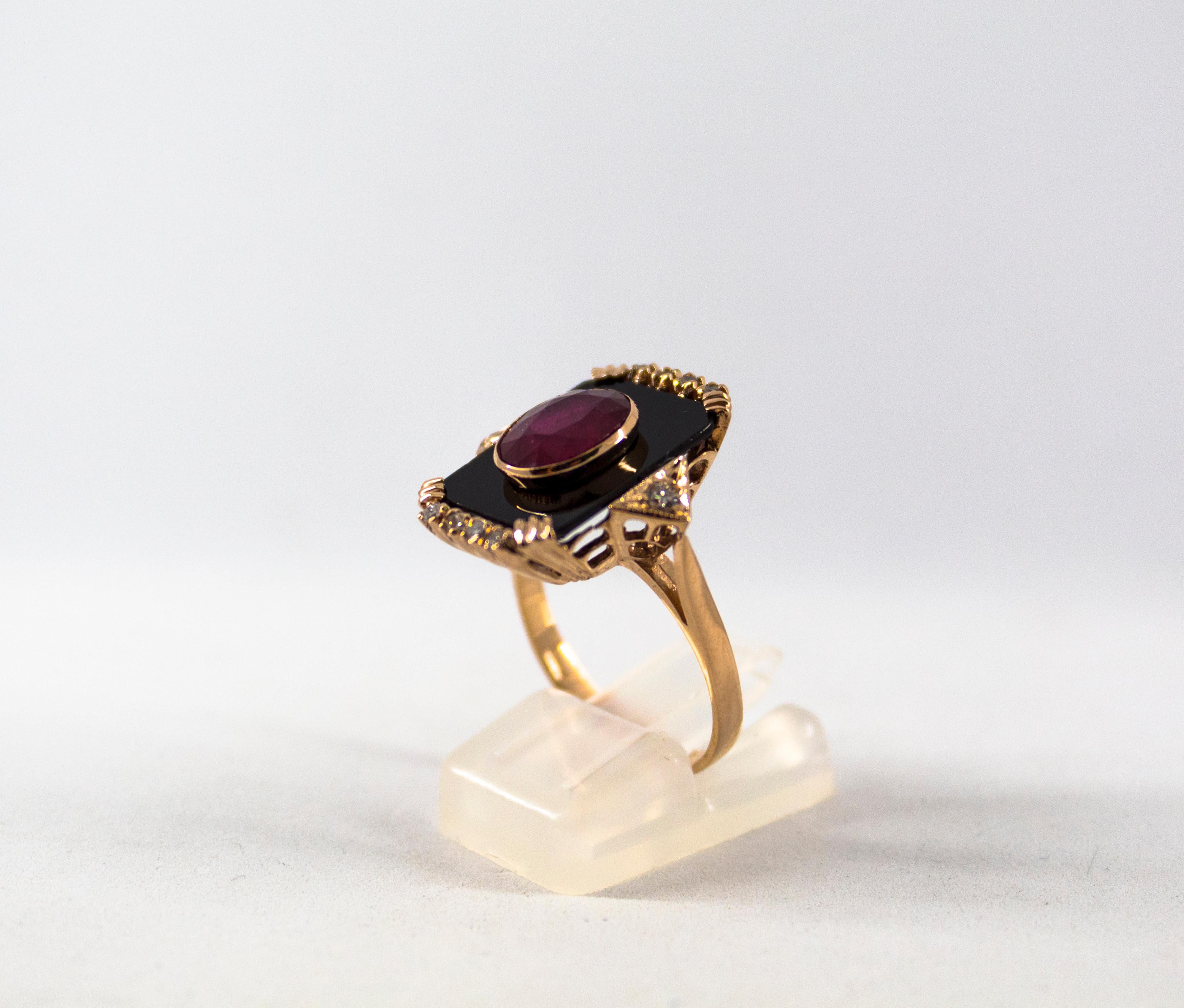 Art Deco Style 0.18 Carat White Diamond 2.10 Carat Ruby Onyx Yellow Gold Ring In New Condition In Naples, IT