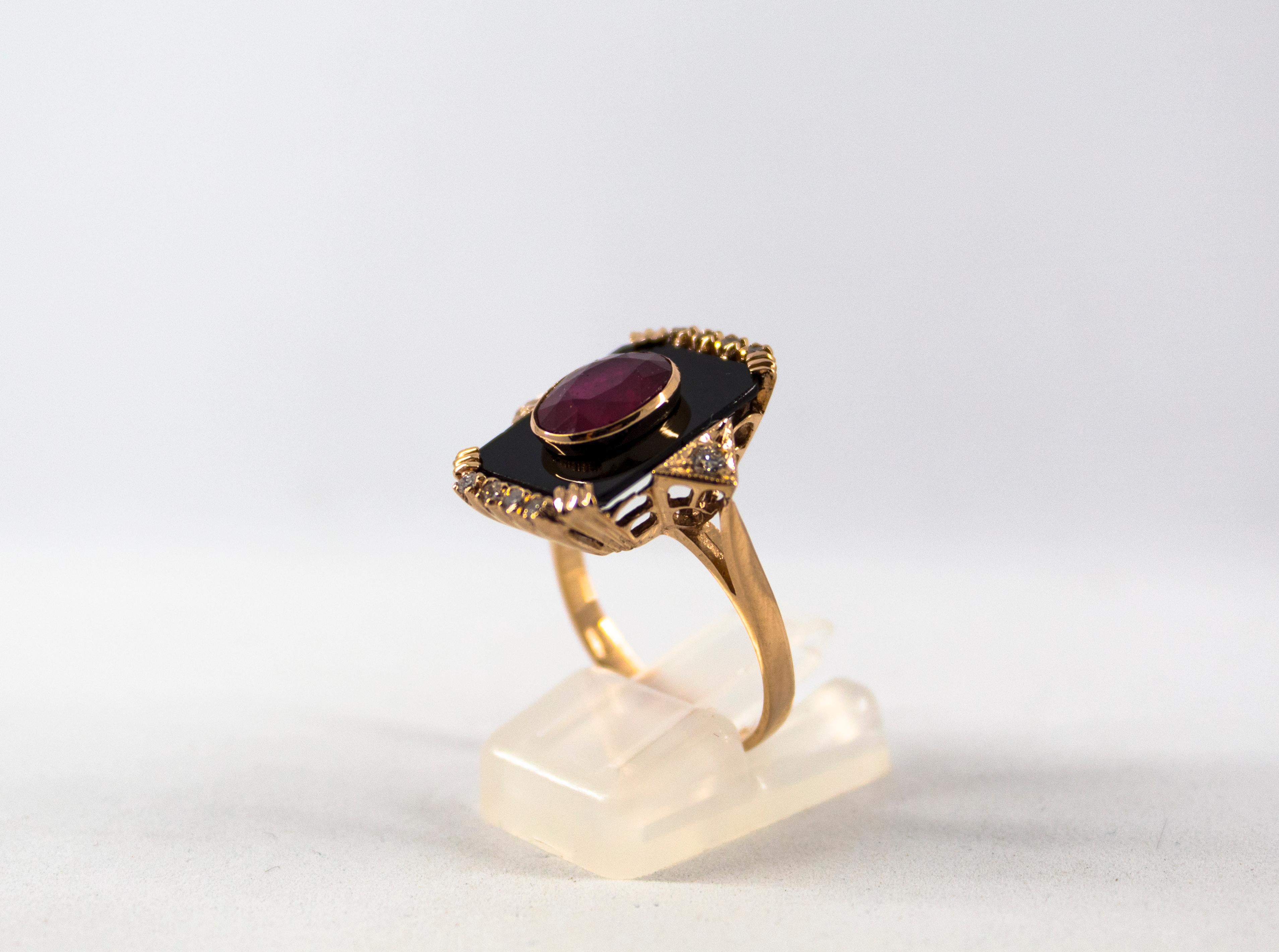 Women's or Men's Art Deco Style 0.18 Carat White Diamond 2.10 Carat Ruby Onyx Yellow Gold Ring