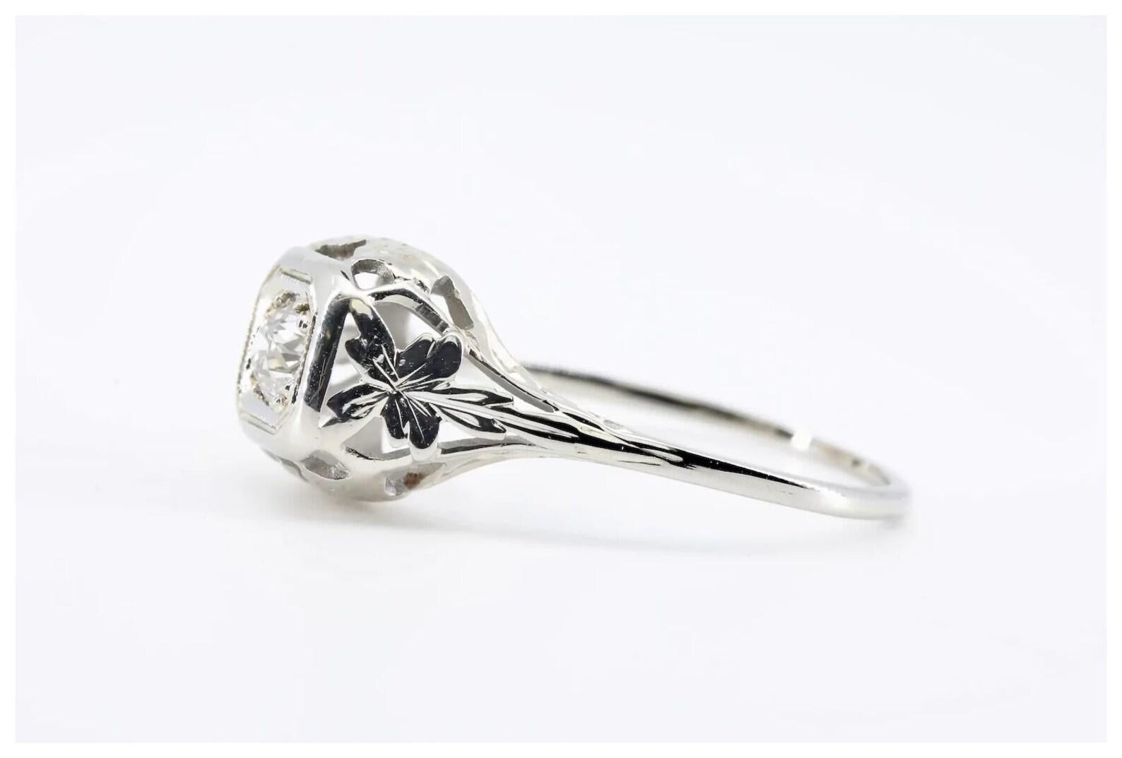 Old European Cut Art Deco 0.20ct Floral Filigree Engagement Ring Solitaire in 18K White Gold For Sale