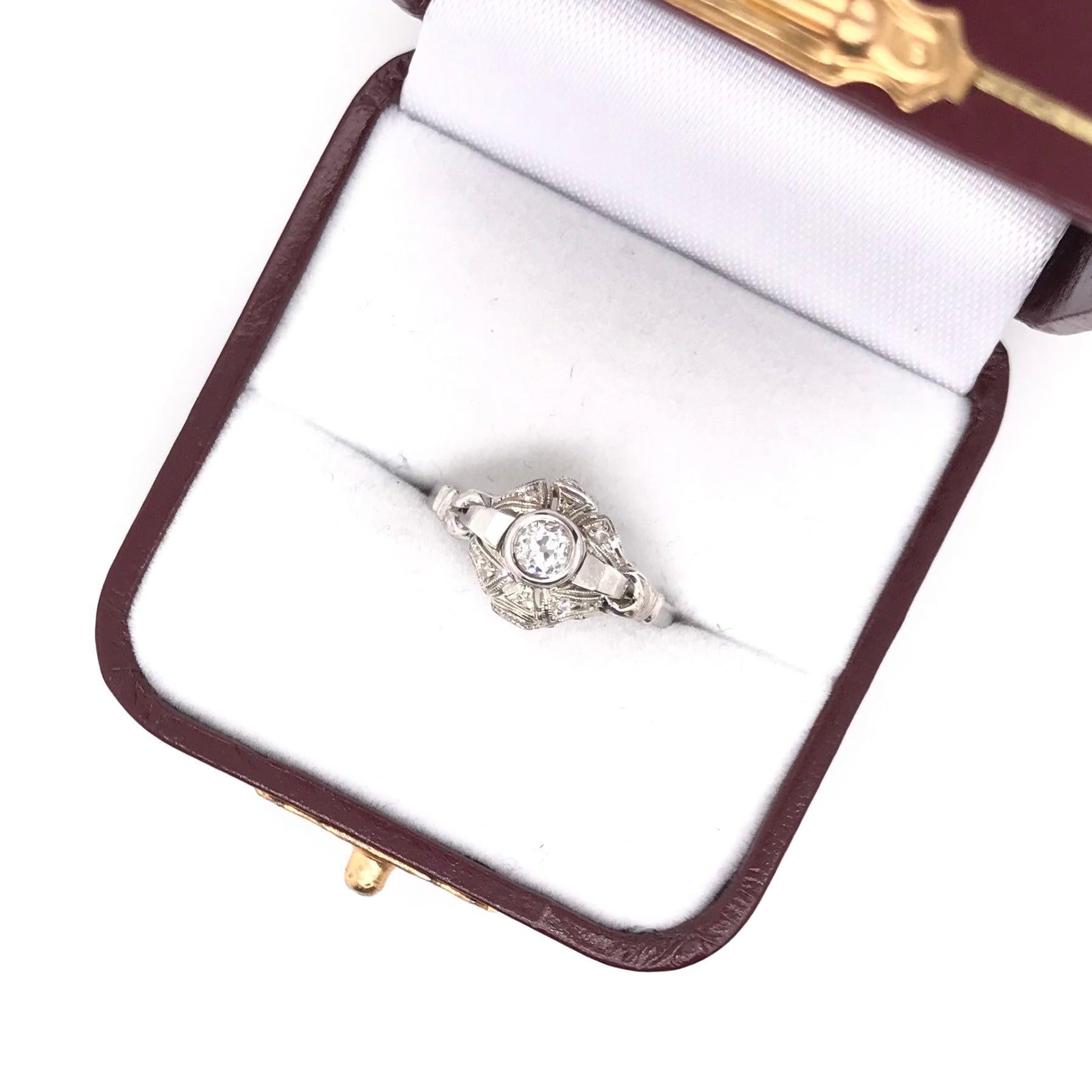 Art Deco 0.25 Carat Diamond Ring For Sale 4