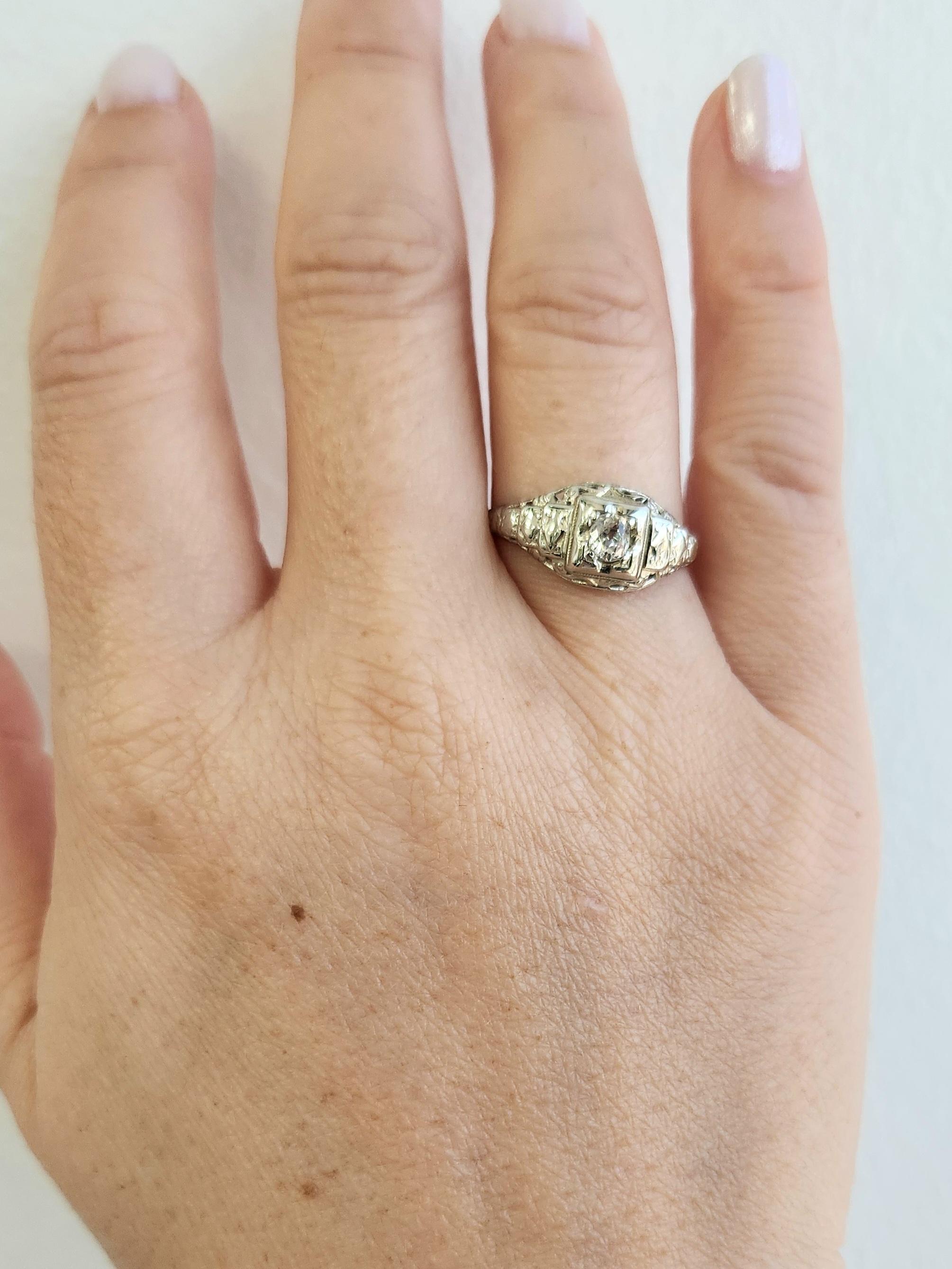 Art Deco 0.25 Carat Old Mine Cut Diamond Solitaire 14K White Gold Unisexe en vente