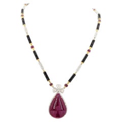Art Deco 0.25 Carat Trilliant Cut Diamond Onyx Pearl Ruby Spinel Gold Necklace