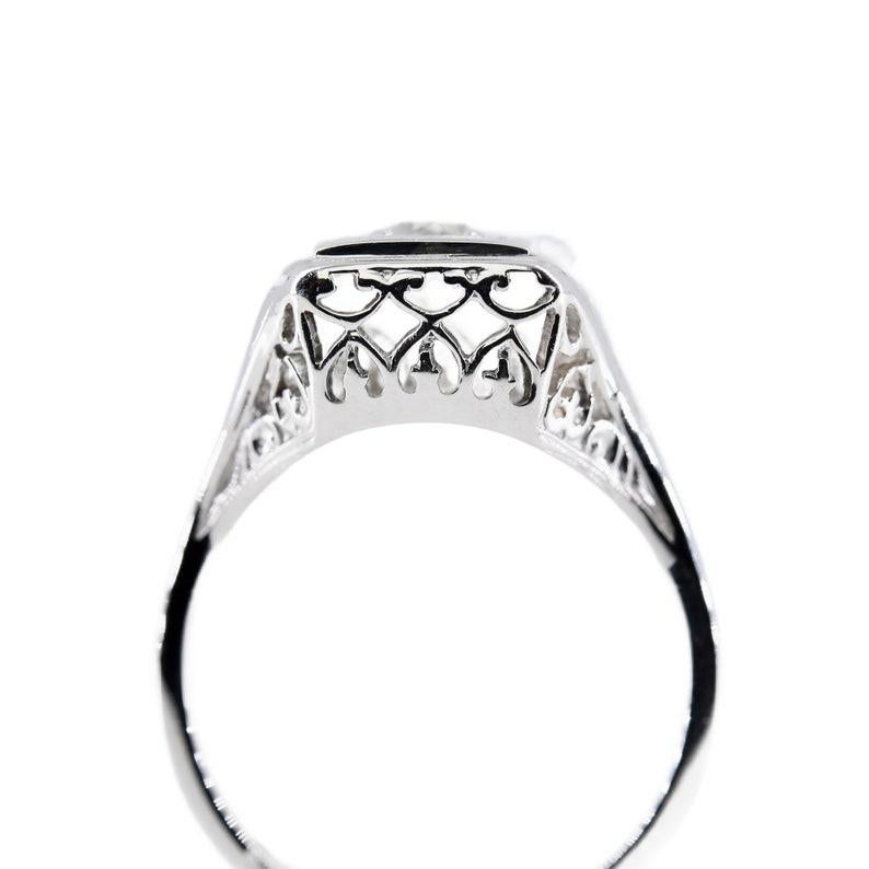 Art Deco 0.25ct Diamond Solitaire Engagement Filigree Ring in 18K White Gold For Sale 1