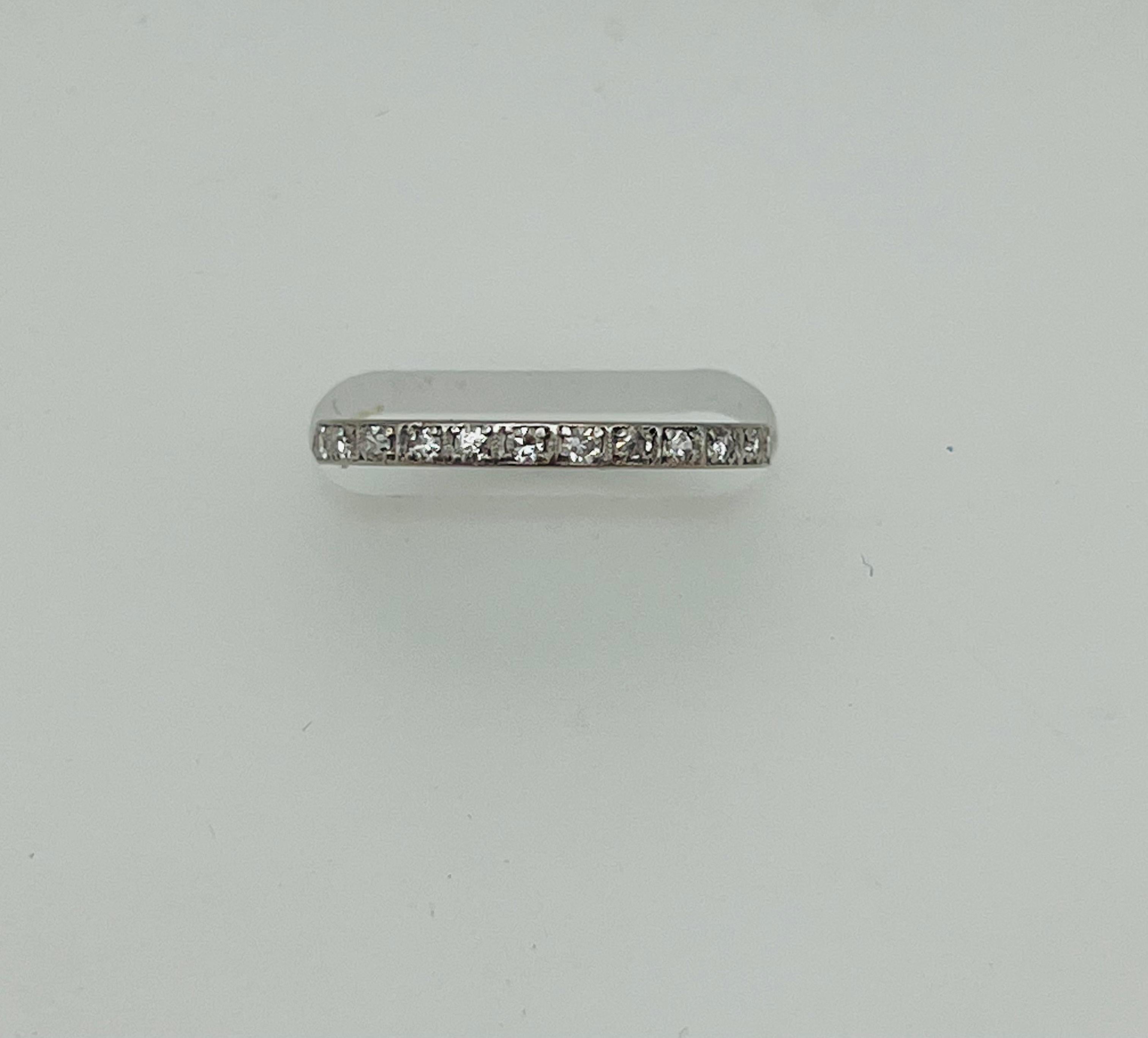Art Deco 0.26 Carat Diamond Platinum Band Ring In Excellent Condition For Sale In Beverly Hills, CA