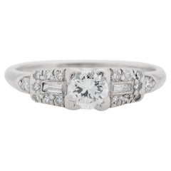 Anello di fidanzamento antico in platino con diamante rotondo taglio Brilliante da 0,30 carati Art Deco