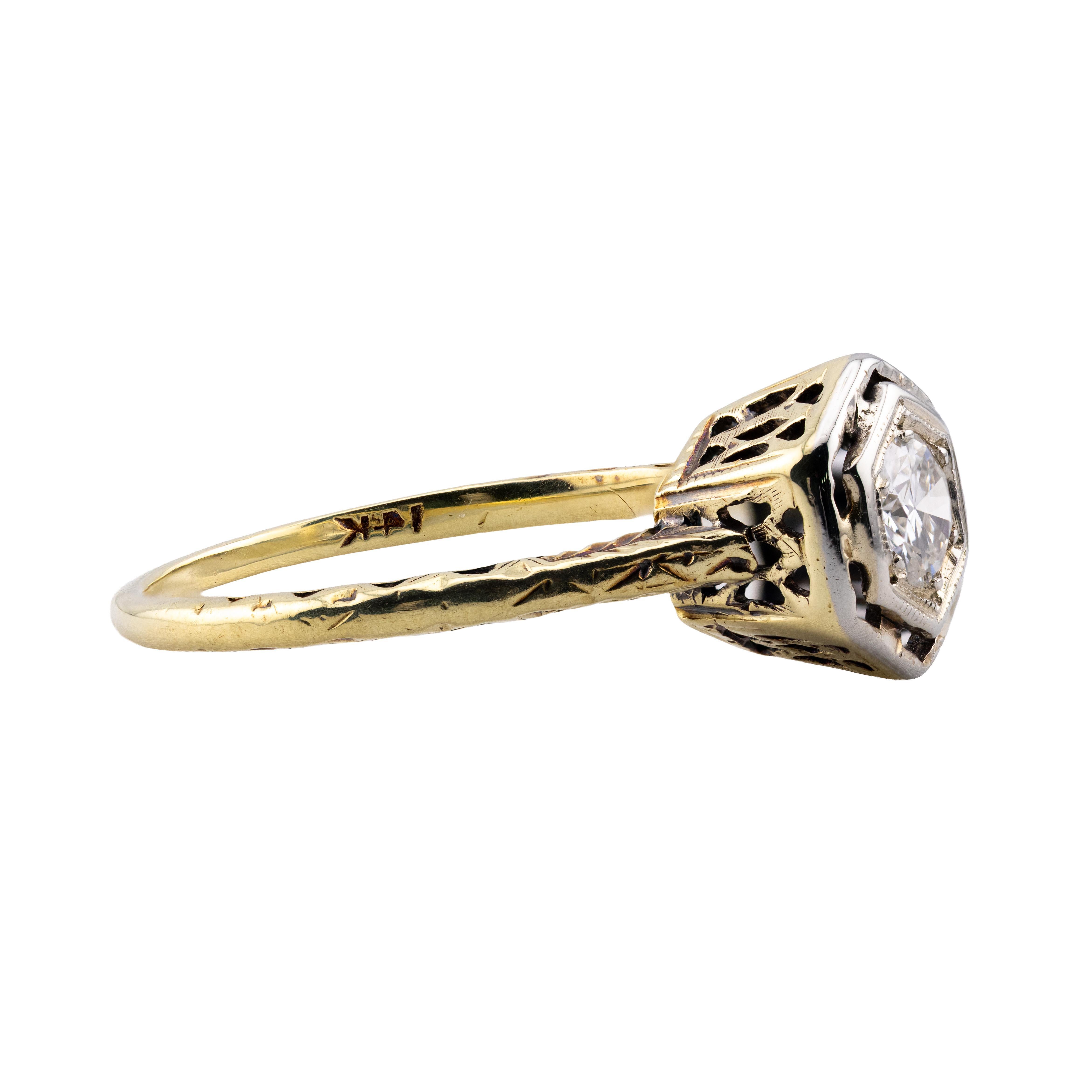 Aston Estate Jewelry présente

Une bague de fiançailles Art déco remarquable.

Réalisée en or jaune 14k, cette pièce est ornée d'un diamant de 0,30 carat, serti dans un chaton hexagonal.

Le diamant est de couleur G et de pureté VS2.

Les détails