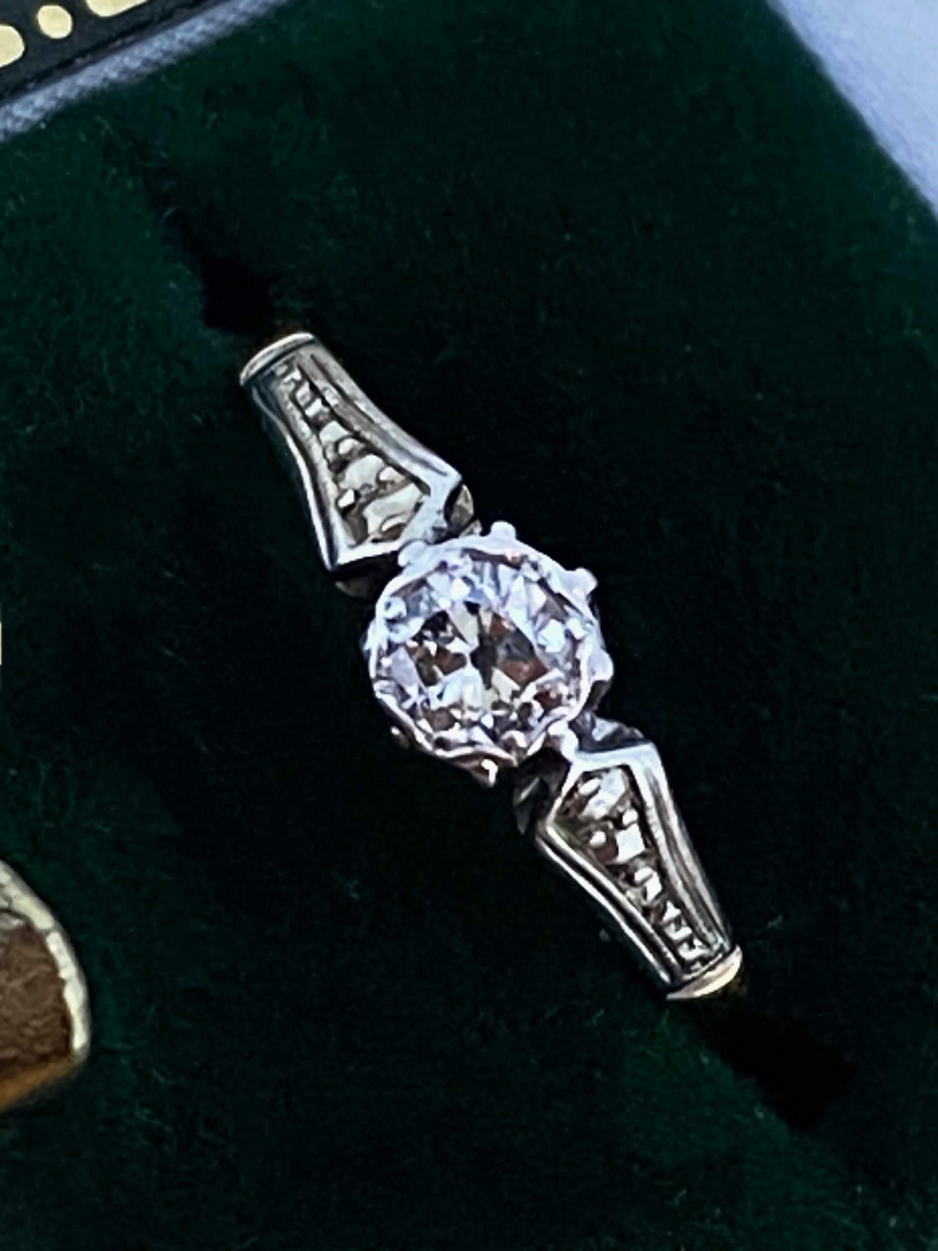 Of timeless solitaire design 
this piece is dating back to an Art-Deco period – c1930’s

Centrally set with an Old-European Cut Diamond
of 0.30ct approx. 
of H colour, VS clarity & sun-like brilliance, 
securely set in Platinum cathedral style