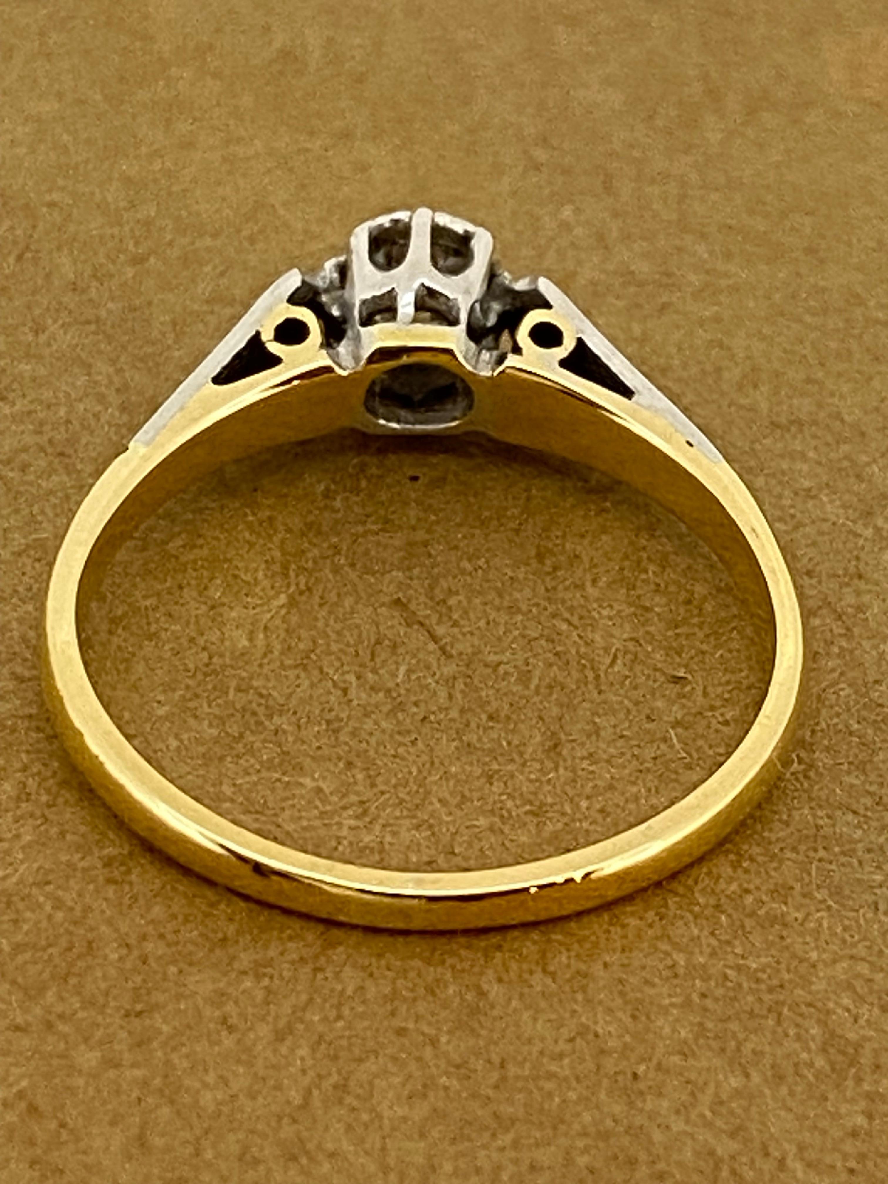 Art-Deco 0.30ct Old European Cut Diamond Solitaire Engagement Ring in 18K/Plat. In Excellent Condition For Sale In MELBOURNE, AU