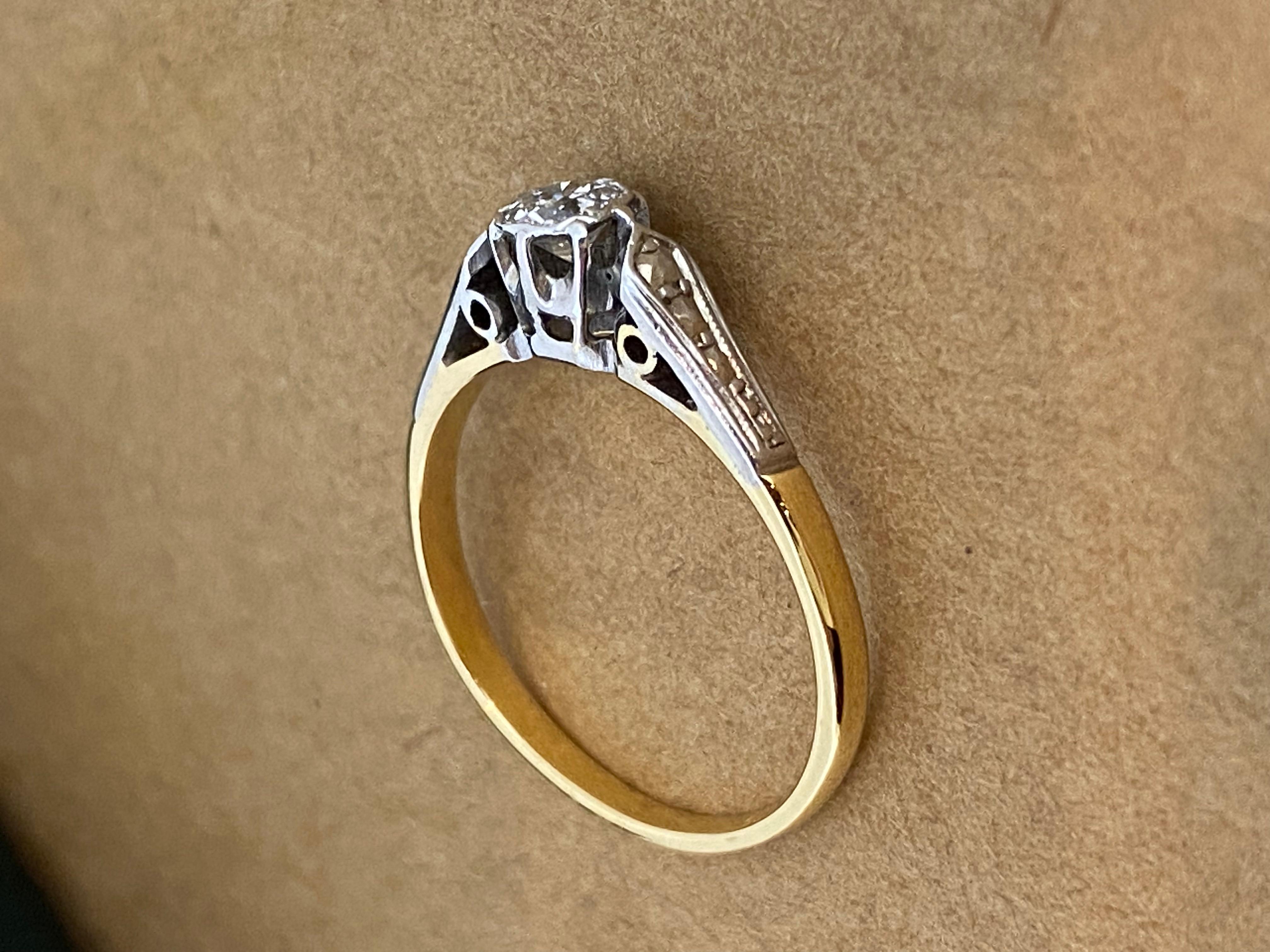 Art-Deco 0.30ct Old European Cut Diamond Solitaire Engagement Ring in 18K/Plat. For Sale 2
