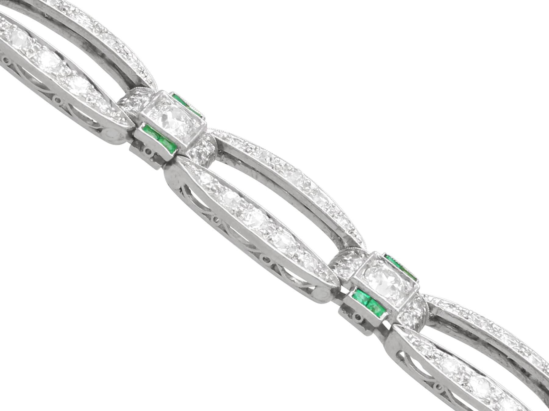 Art Deco 0.32 Carat Emerald, 6.13 Carat Diamond and Platinum Bracelet Circa 1910 For Sale 1