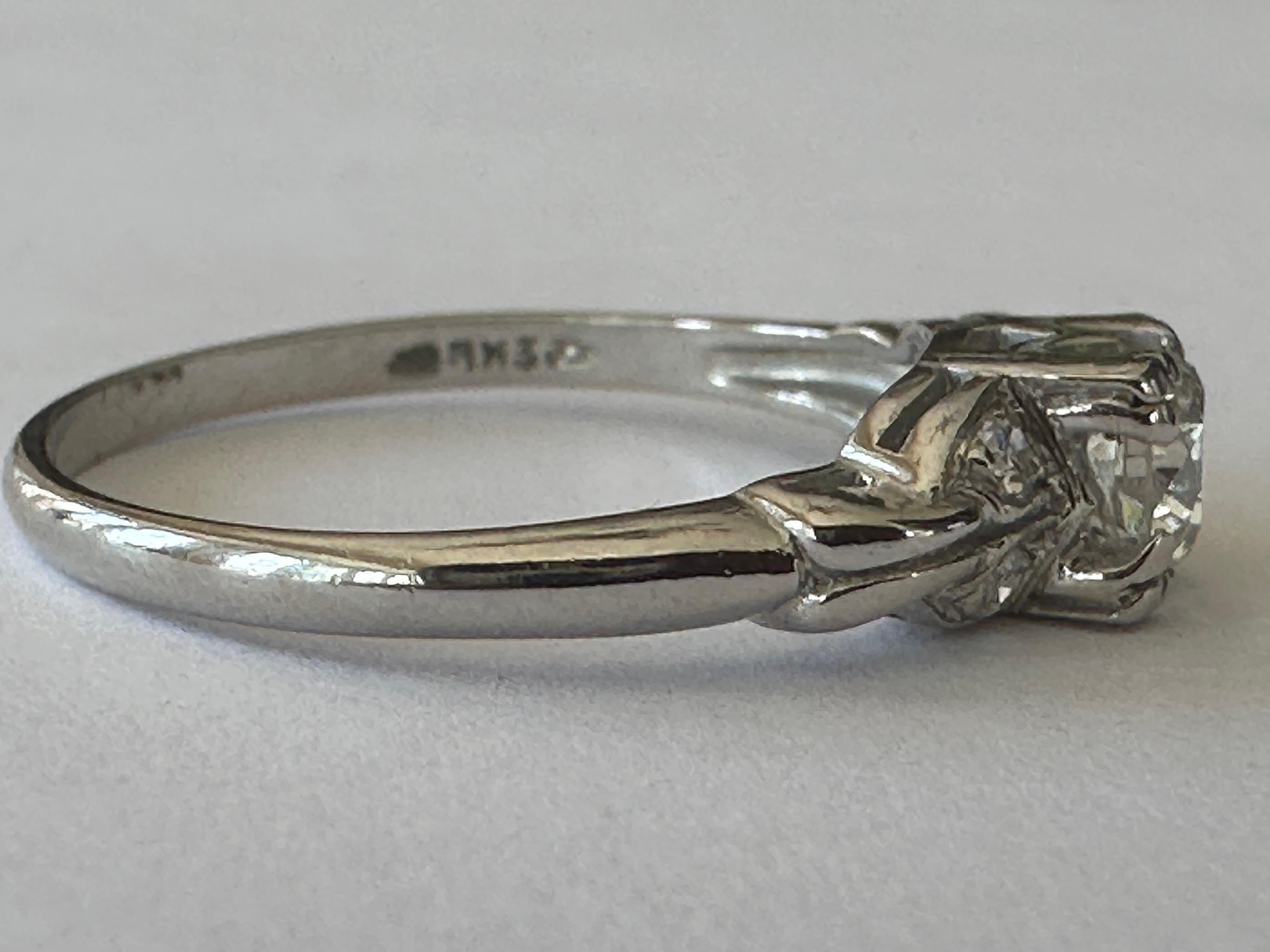 Art Deco 0.35-Carat Diamond Engagement Ring  For Sale 1