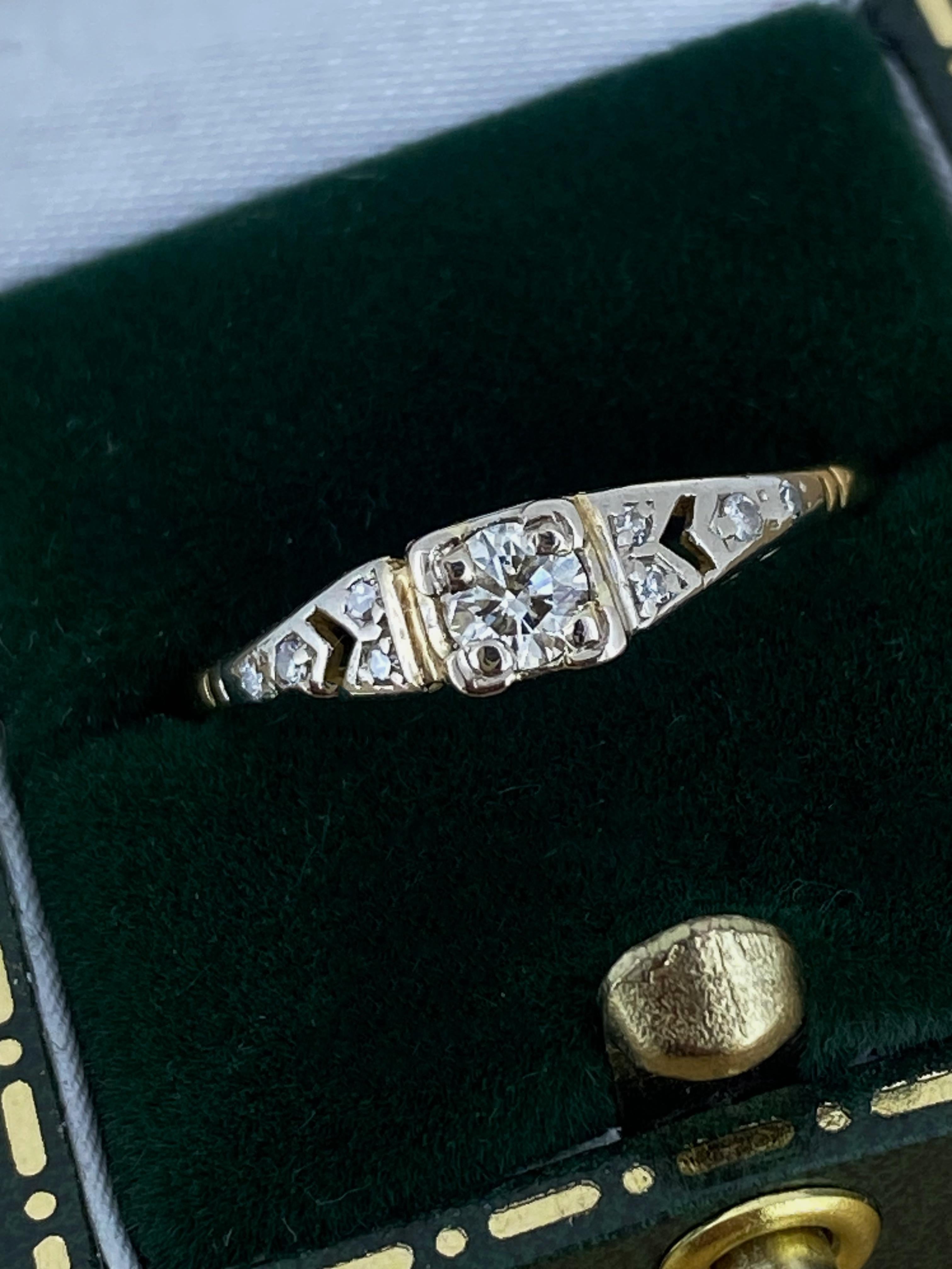 Art Deco Art-Deco 0.35ct Diamond Solitaire with Accents 18K Yellow Gold & Platinum Ring For Sale