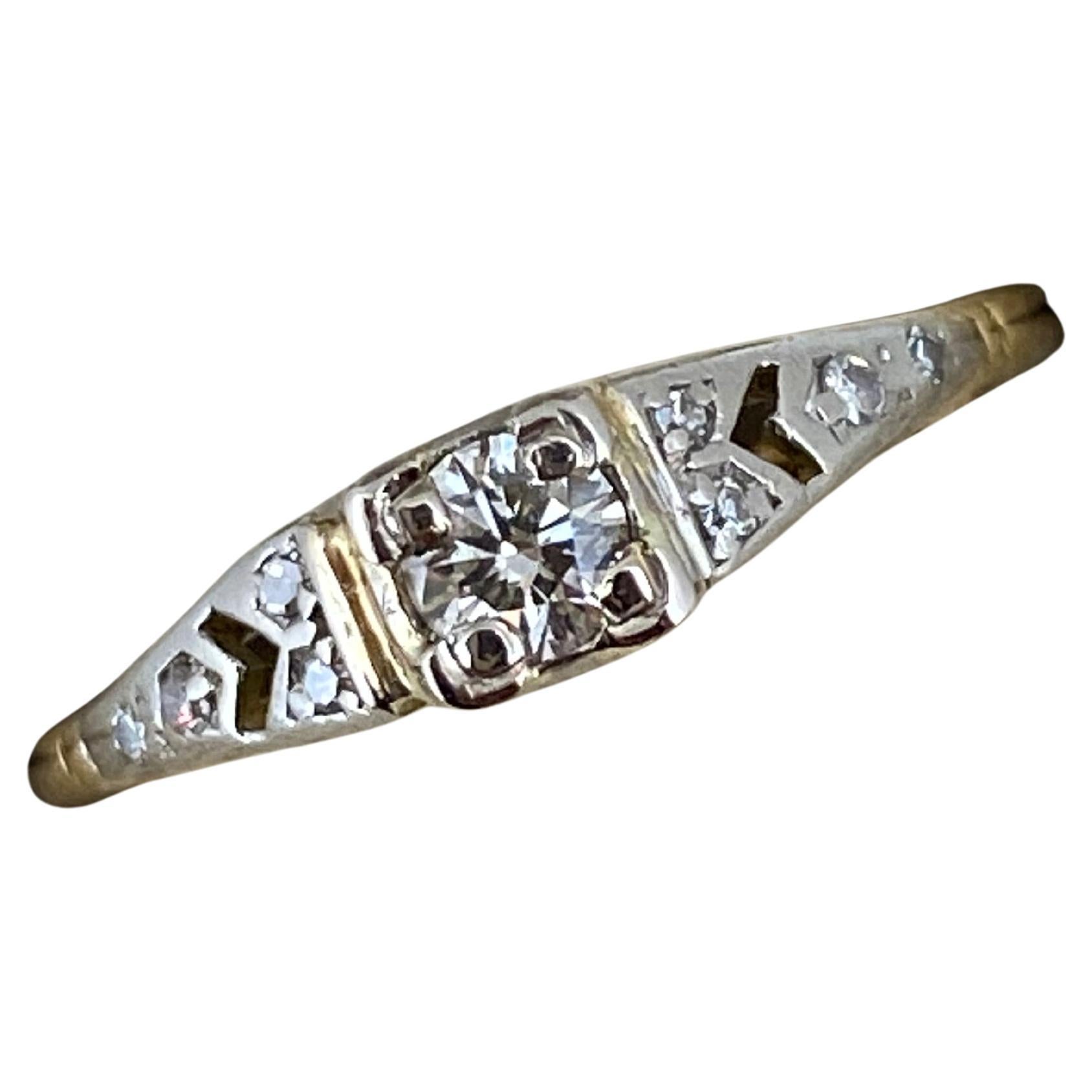 Art-Deco 0.35ct Diamond Solitaire with Accents 18K Yellow Gold & Platinum Ring For Sale