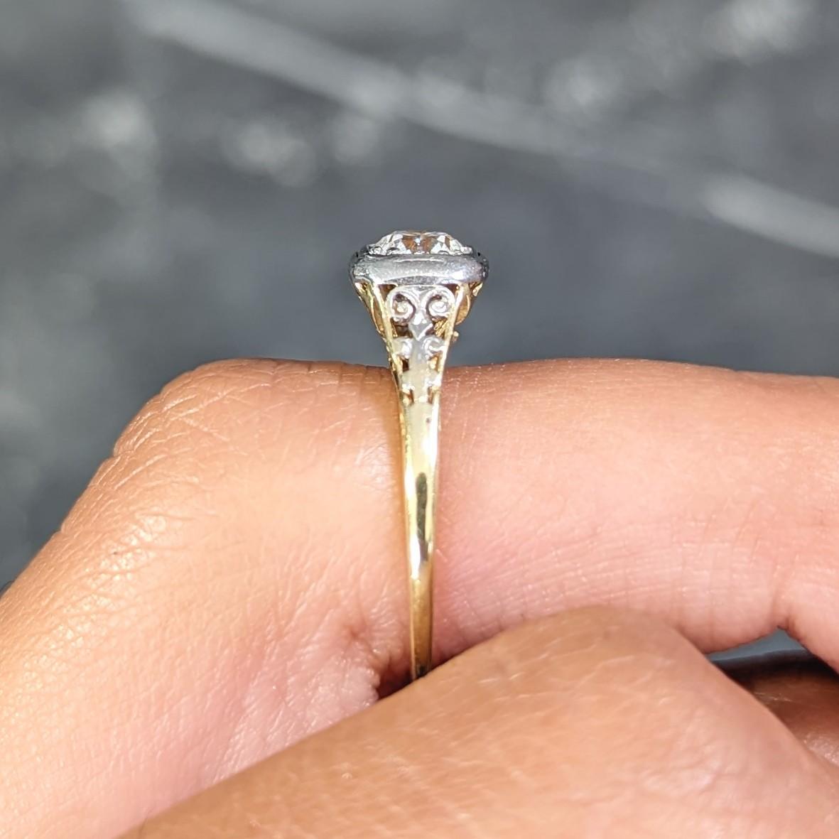 Bague de fiançailles vintage Art déco en or jaune 18 carats et platine avec volute de 0,36 carat poids total en vente 7