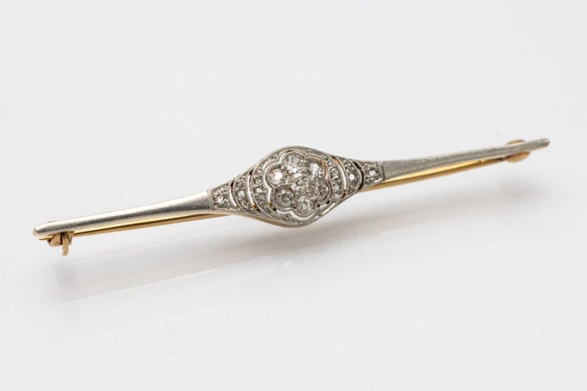 Art Deco 0.40ct diamond brooch, Western Europe, first half of the 20th cent. For Sale 1