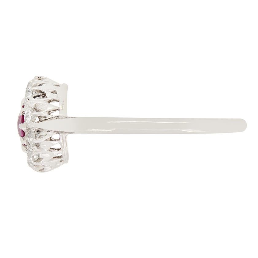 Art-Déco-Cluster-Ring mit 0,40 Karat rosa Saphir und Diamant, ca. 1920er Jahre (Art déco) im Angebot