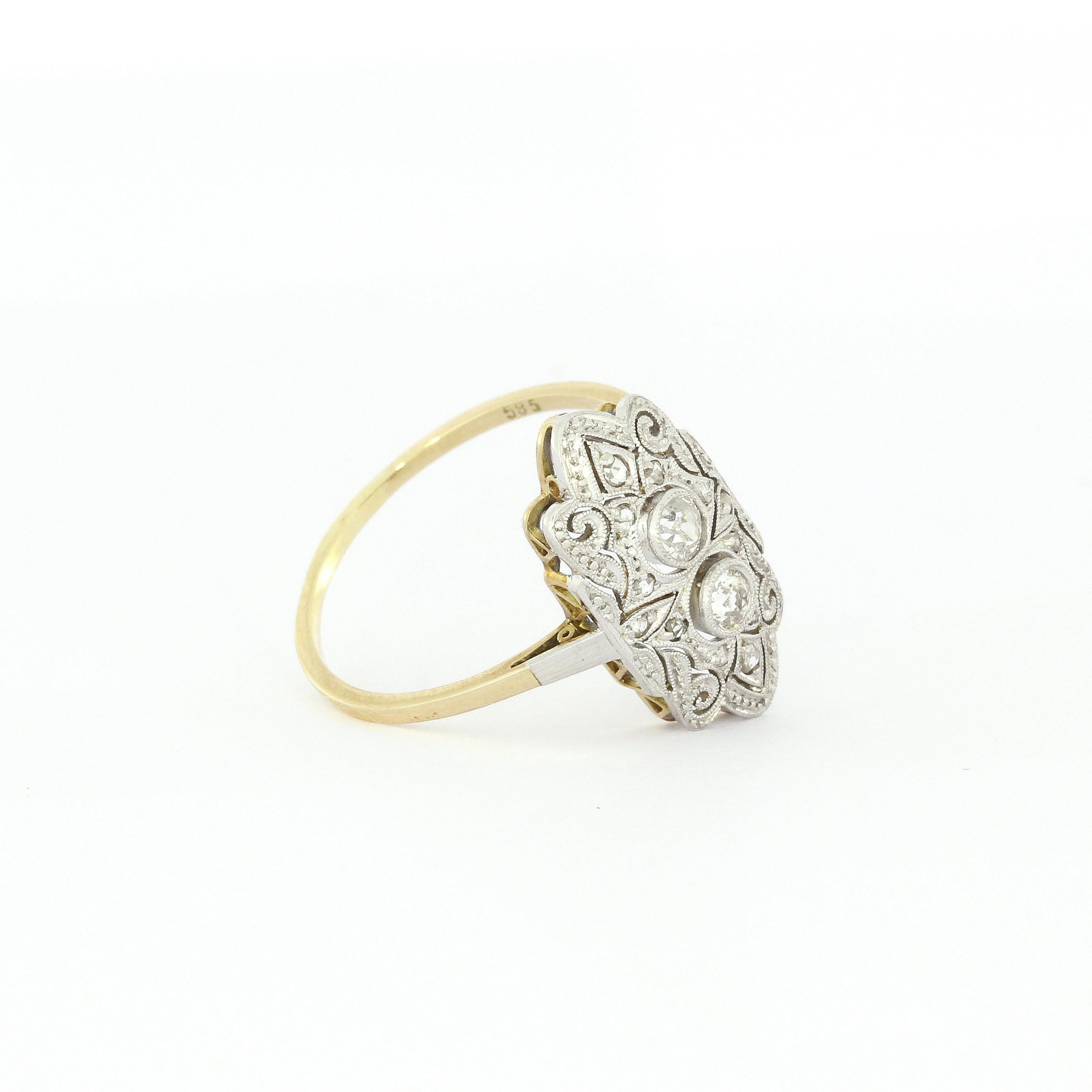 Art Deco 0, 42 Carat Old European Cut Diamond Ring For Sale 3