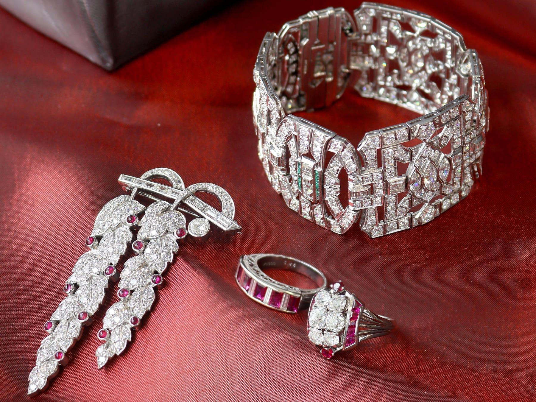 Mixed Cut Art Deco 0.42 Carat Ruby and 2.97 Carat Diamond 18k White Gold Ring Circa 1930 For Sale